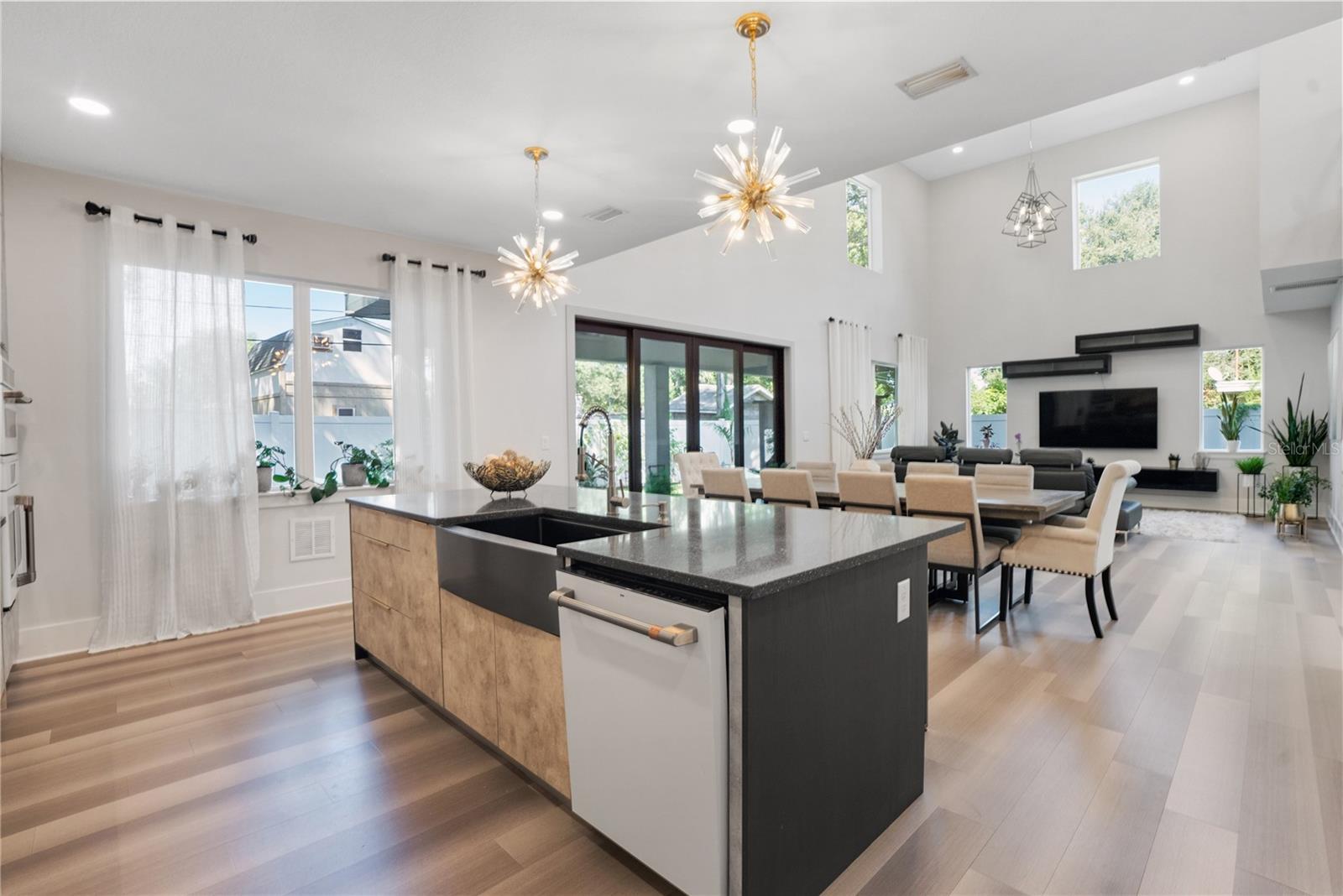 2140 CATALINA DR, CLEARWATER, FL, 33764