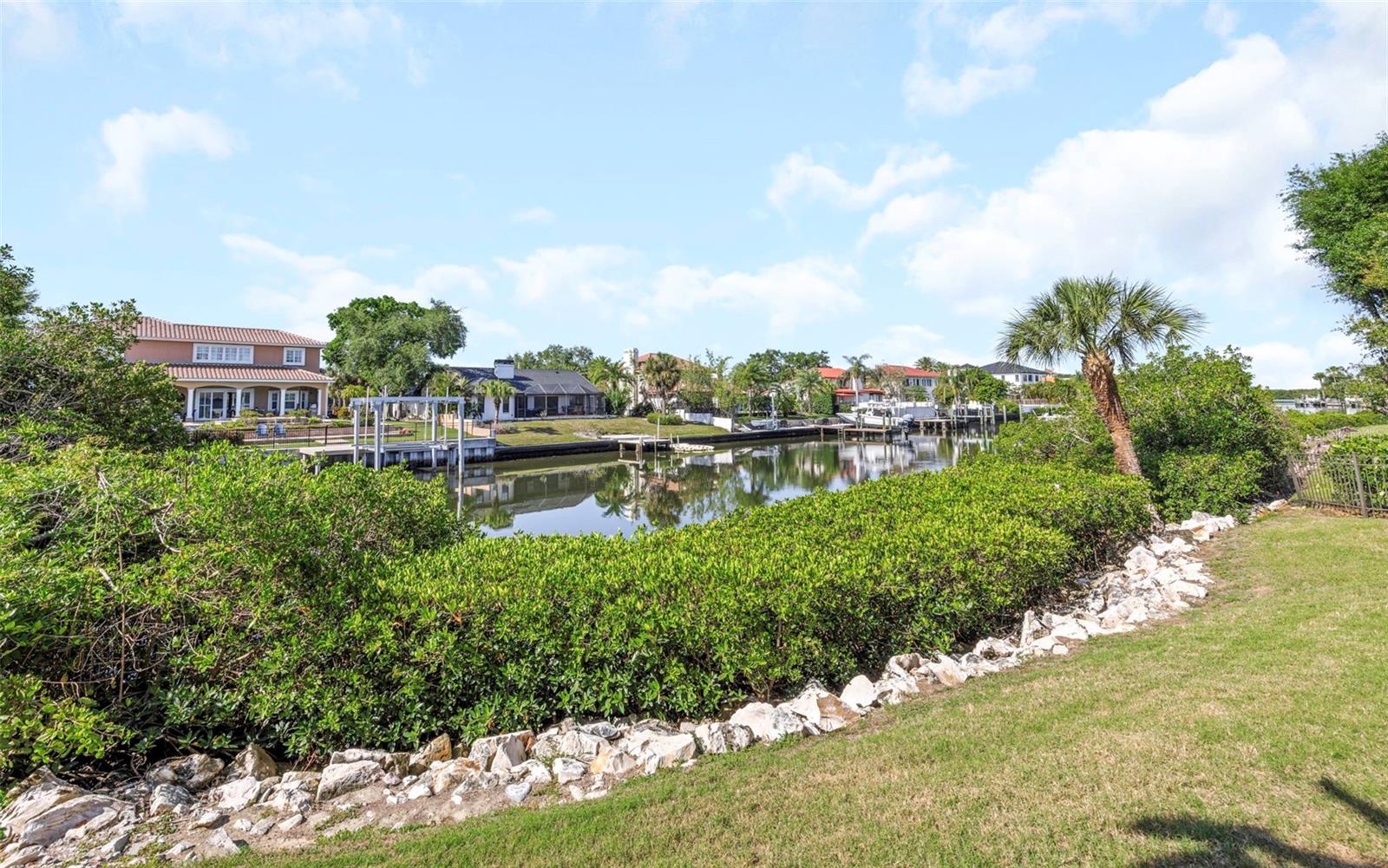 4022 ROCKY SHORES DR, TAMPA, FL, 33634