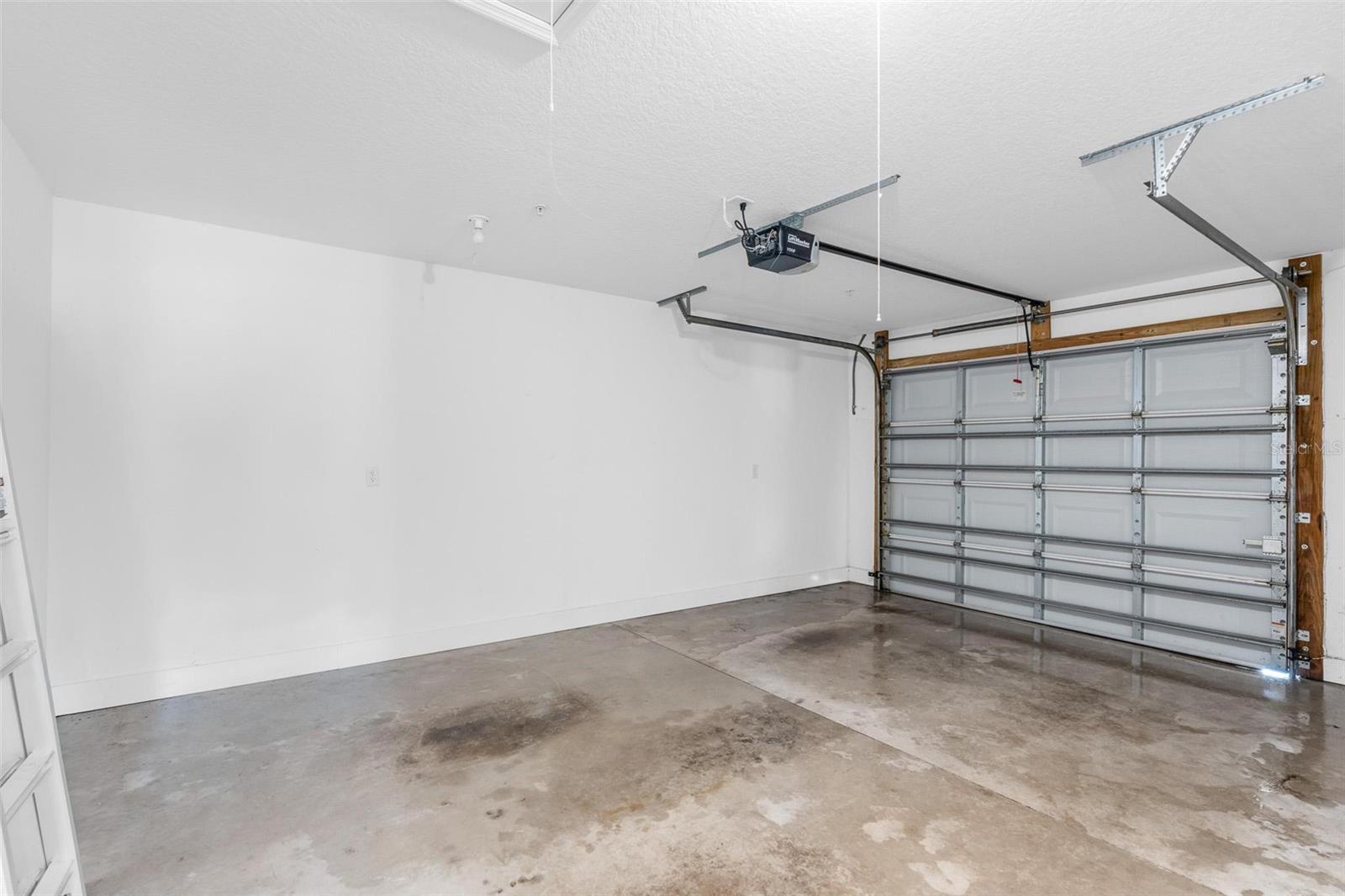 545 WAYNE AVE, NEW SMYRNA BEACH, FL, 32168