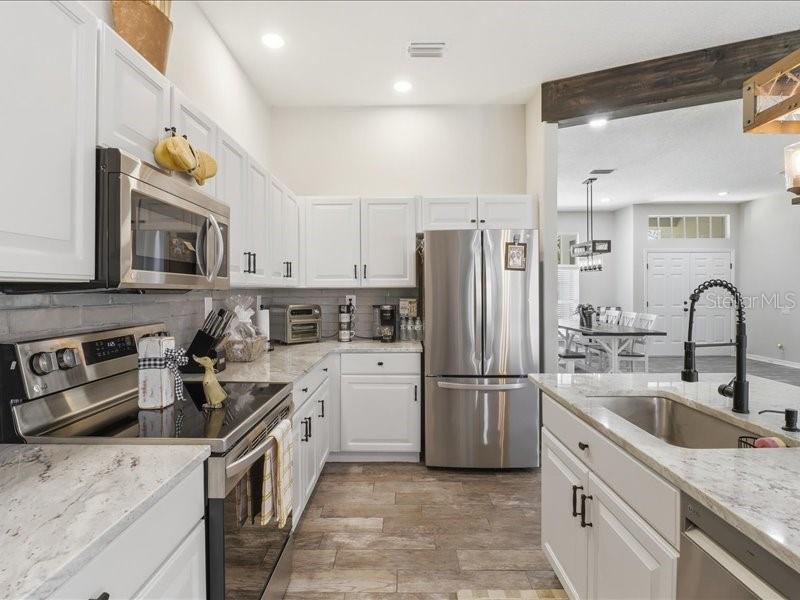 35 CYPRESS BLVD E, HOMOSASSA, FL, 34446