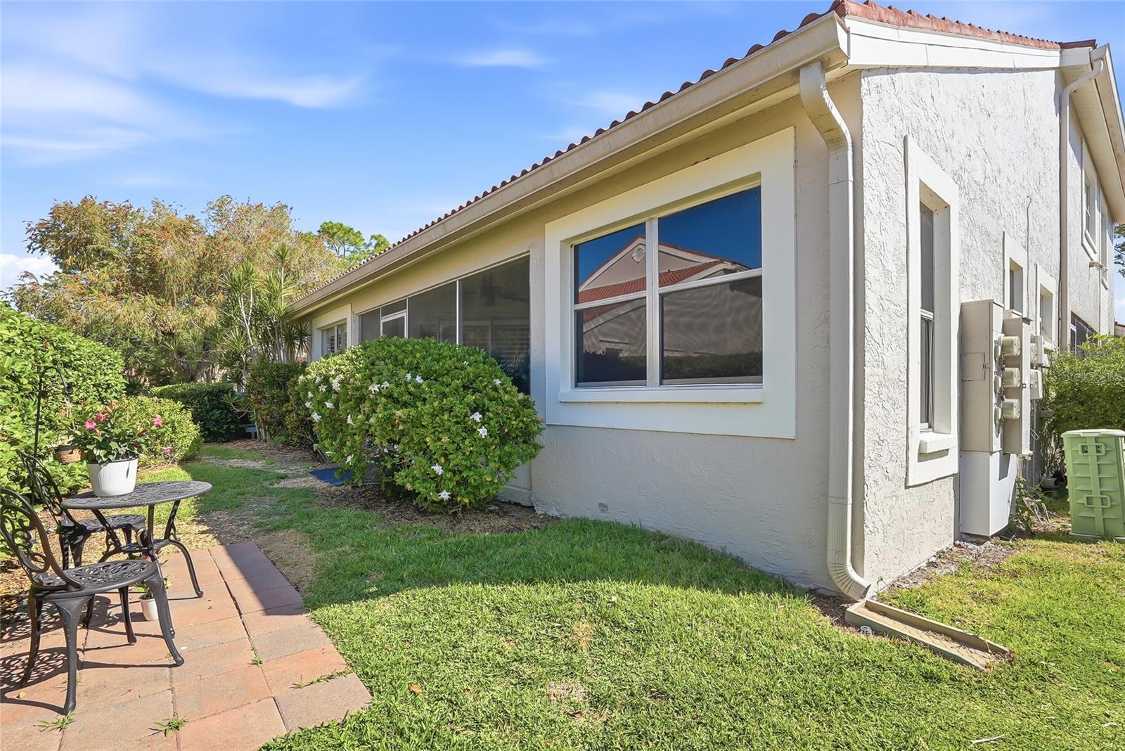 554 ANDORRA CIR NE, ST PETERSBURG, FL, 33703