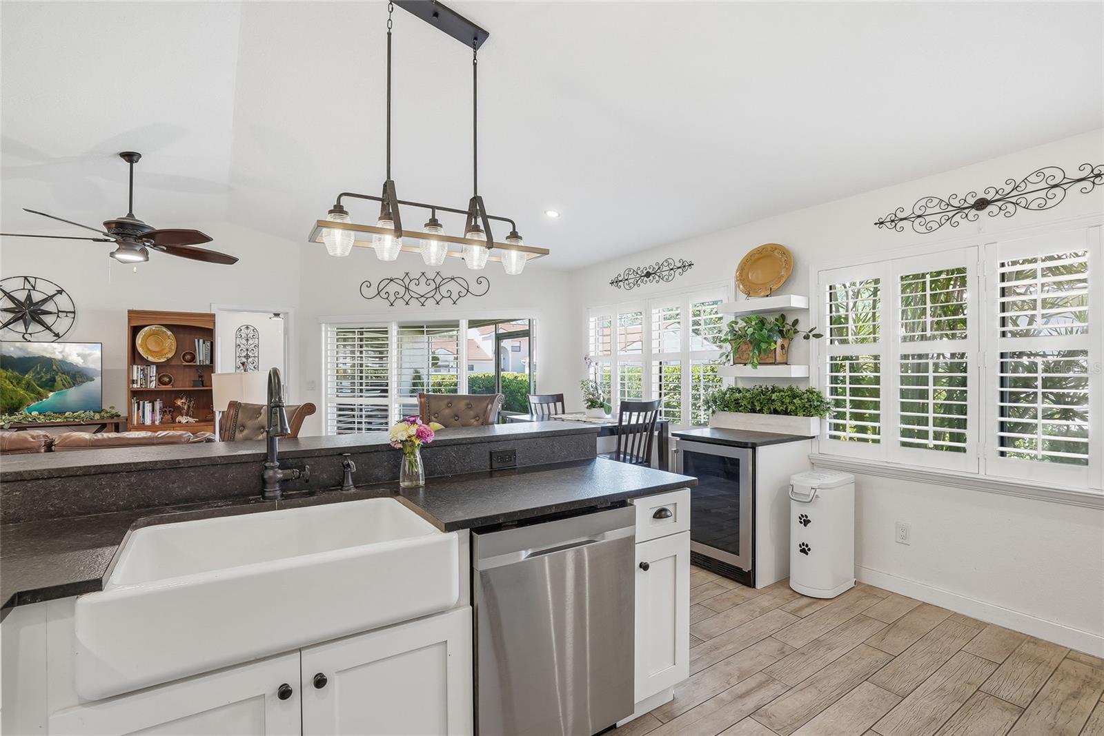 554 ANDORRA CIR NE, ST PETERSBURG, FL, 33703