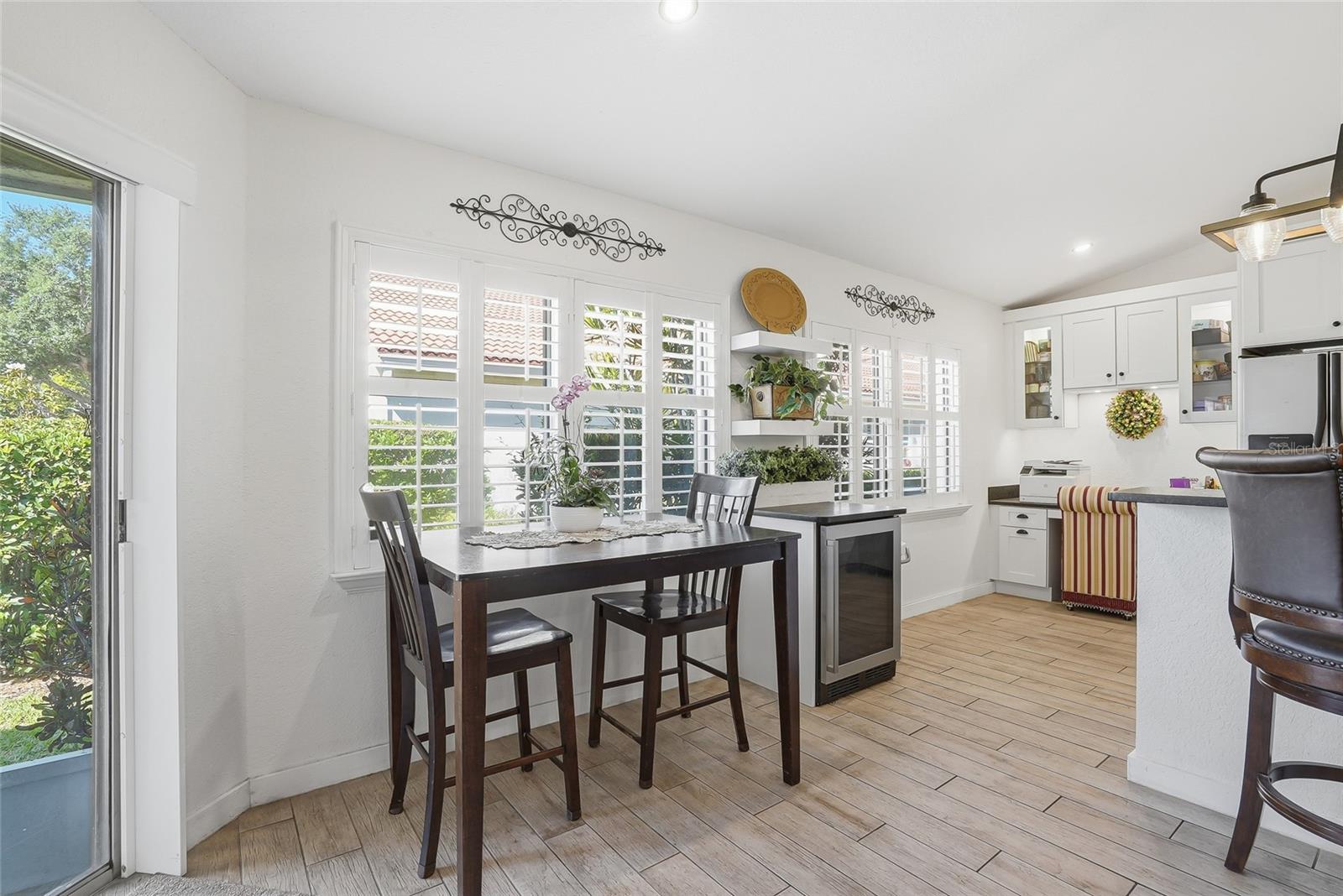 554 ANDORRA CIR NE, ST PETERSBURG, FL, 33703