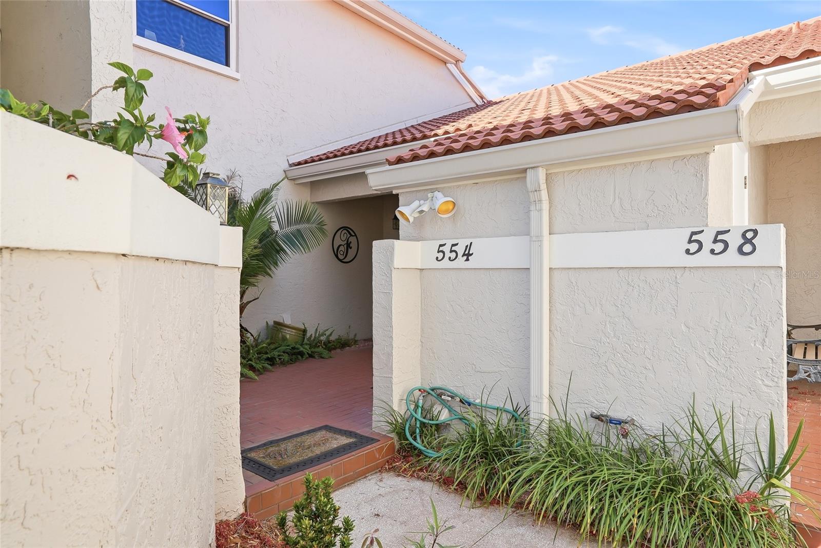 554 ANDORRA CIR NE, ST PETERSBURG, FL, 33703