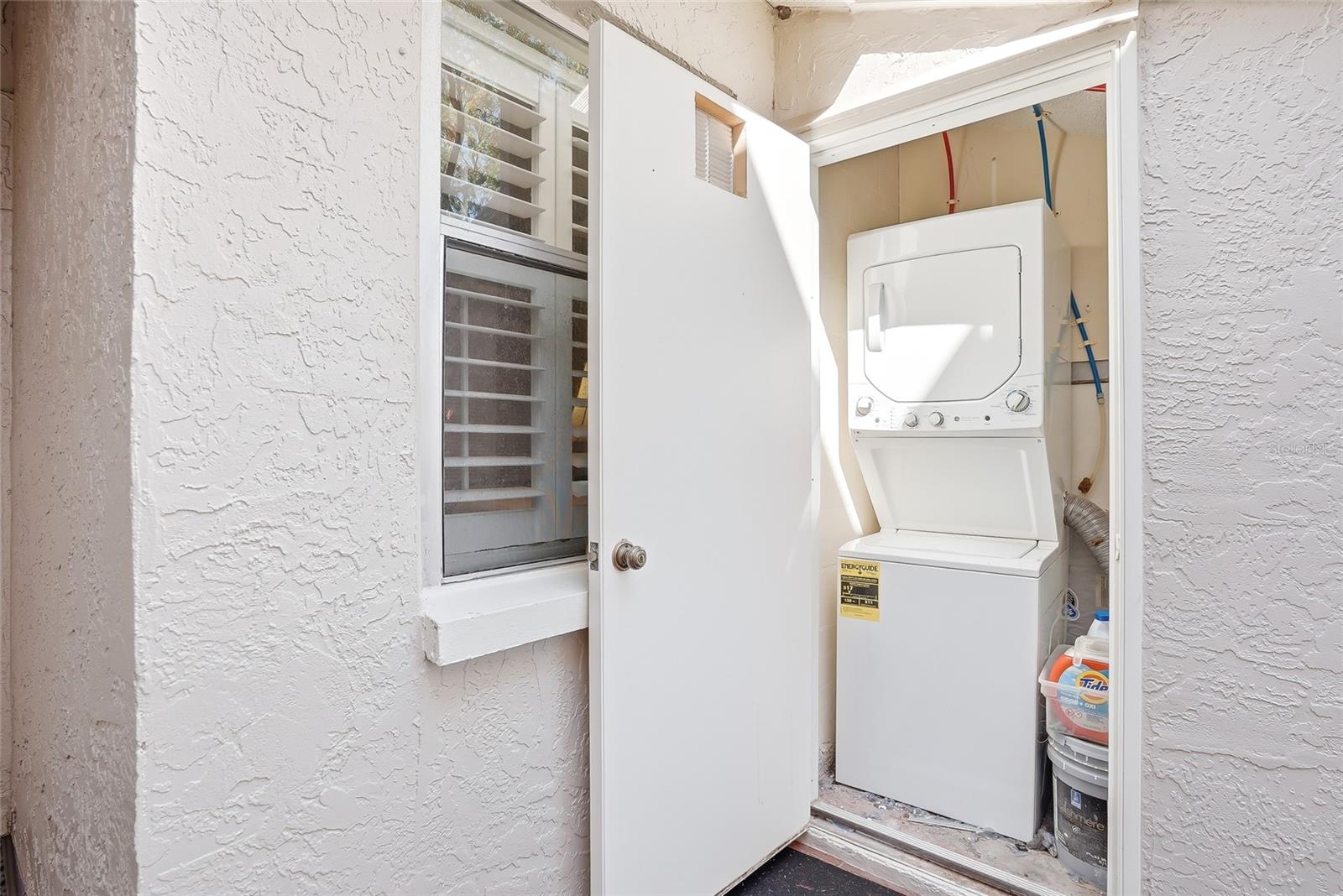 554 ANDORRA CIR NE, ST PETERSBURG, FL, 33703