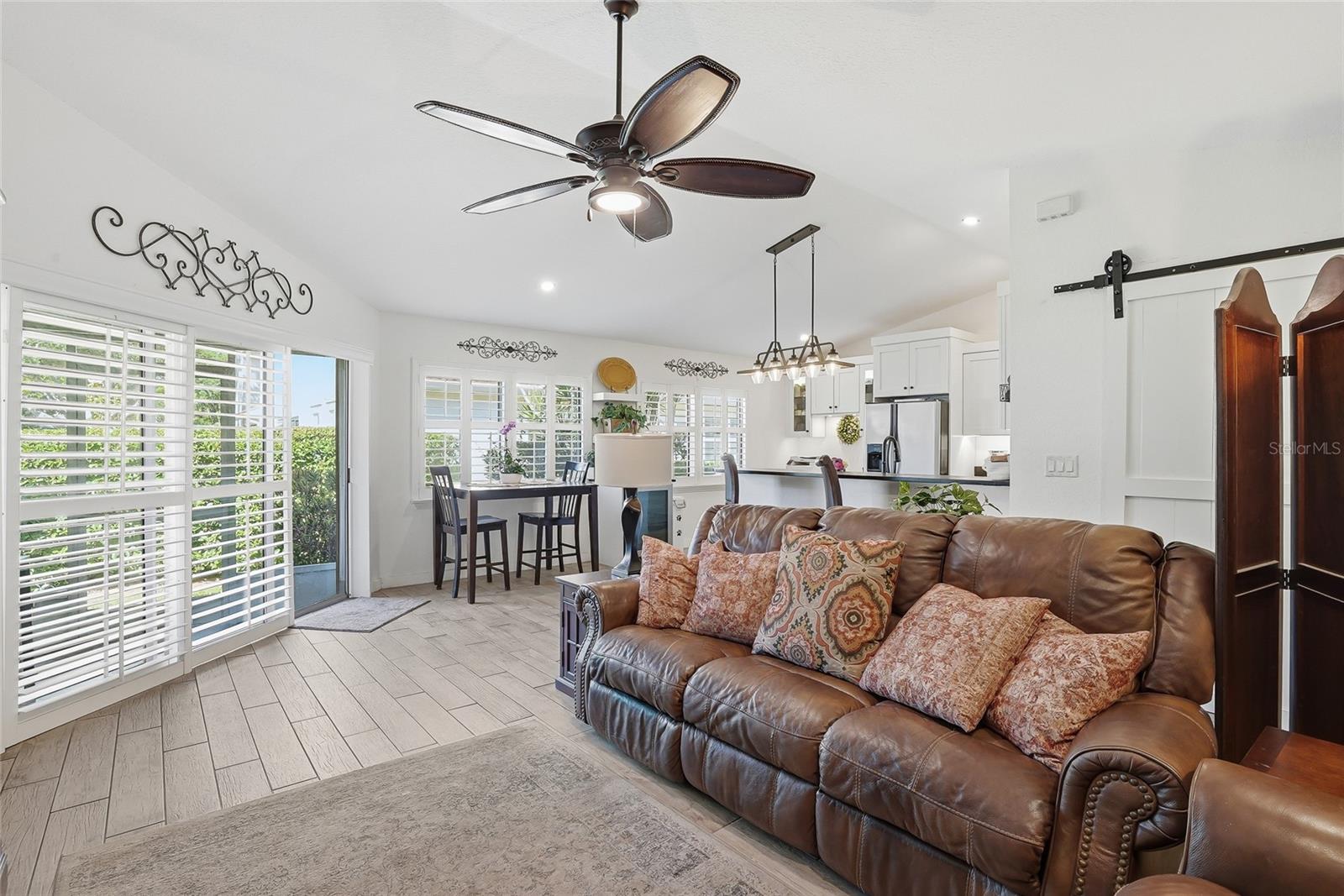 554 ANDORRA CIR NE, ST PETERSBURG, FL, 33703