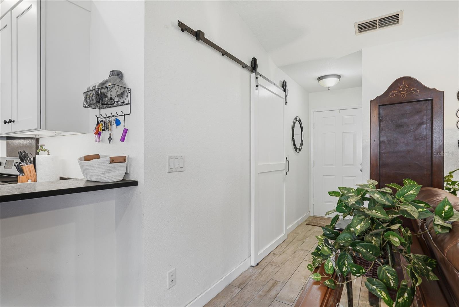 554 ANDORRA CIR NE, ST PETERSBURG, FL, 33703