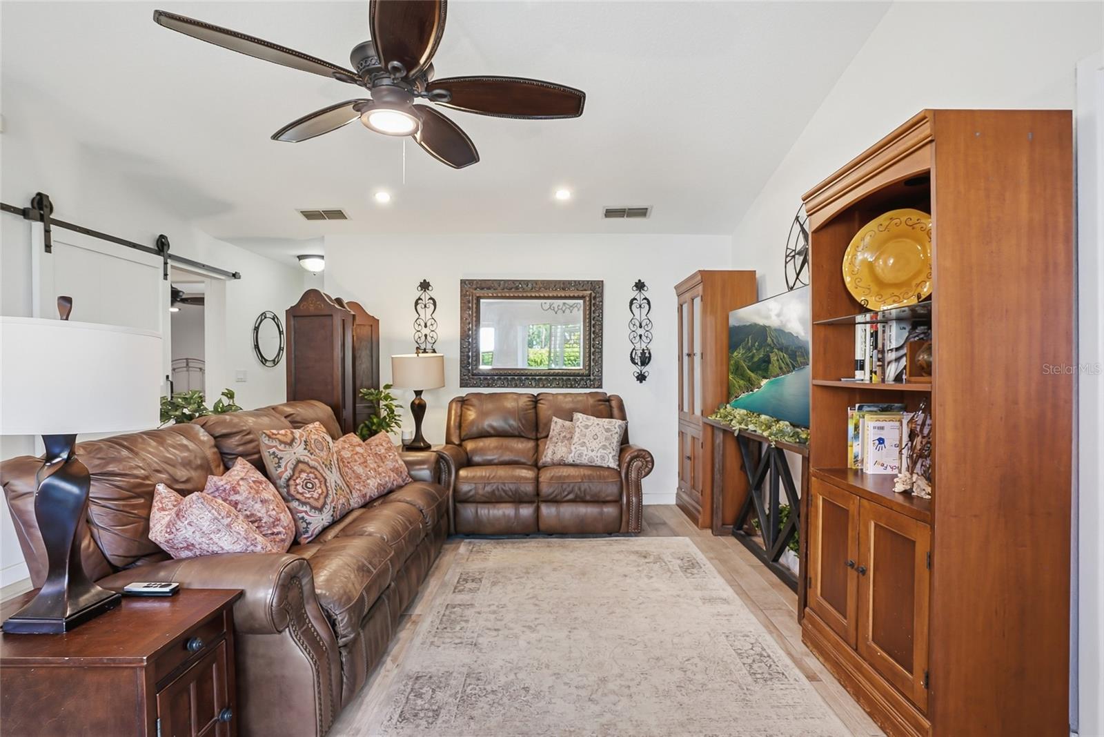 554 ANDORRA CIR NE, ST PETERSBURG, FL, 33703