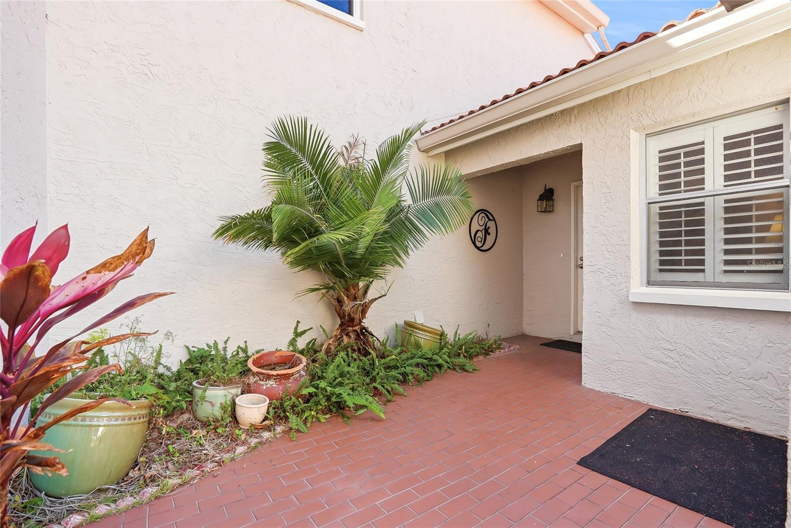 554 ANDORRA CIR NE, ST PETERSBURG, FL, 33703