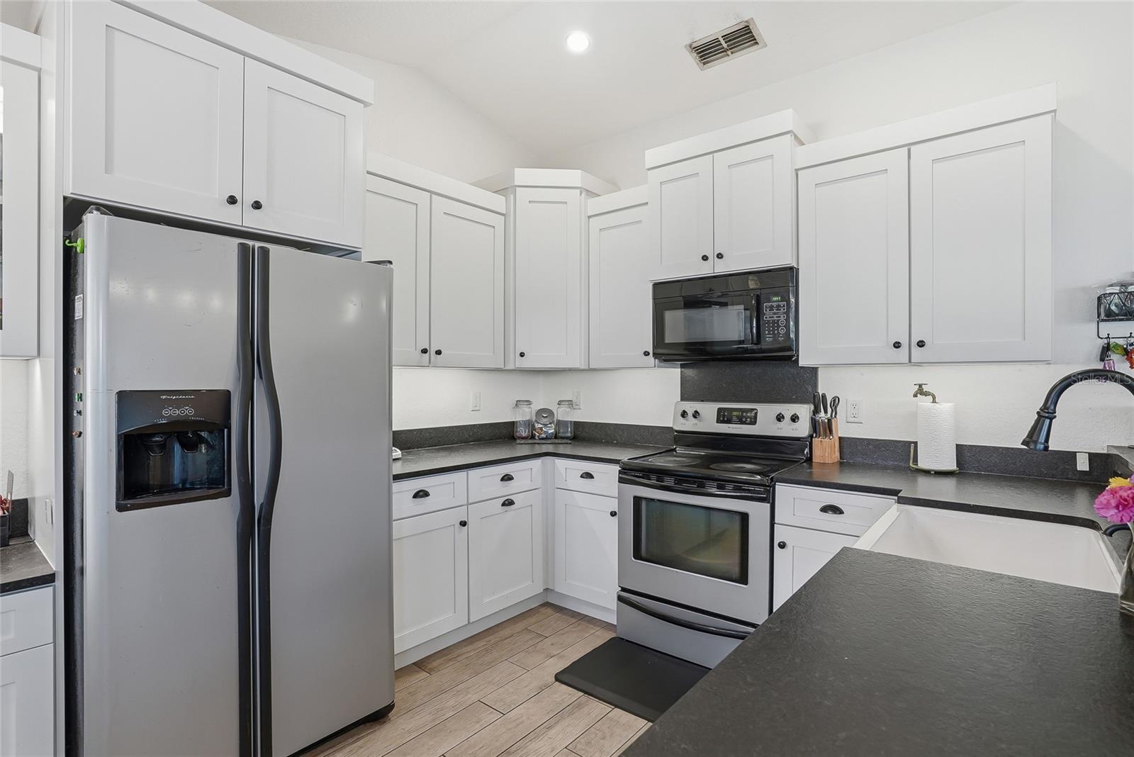 554 ANDORRA CIR NE, ST PETERSBURG, FL, 33703