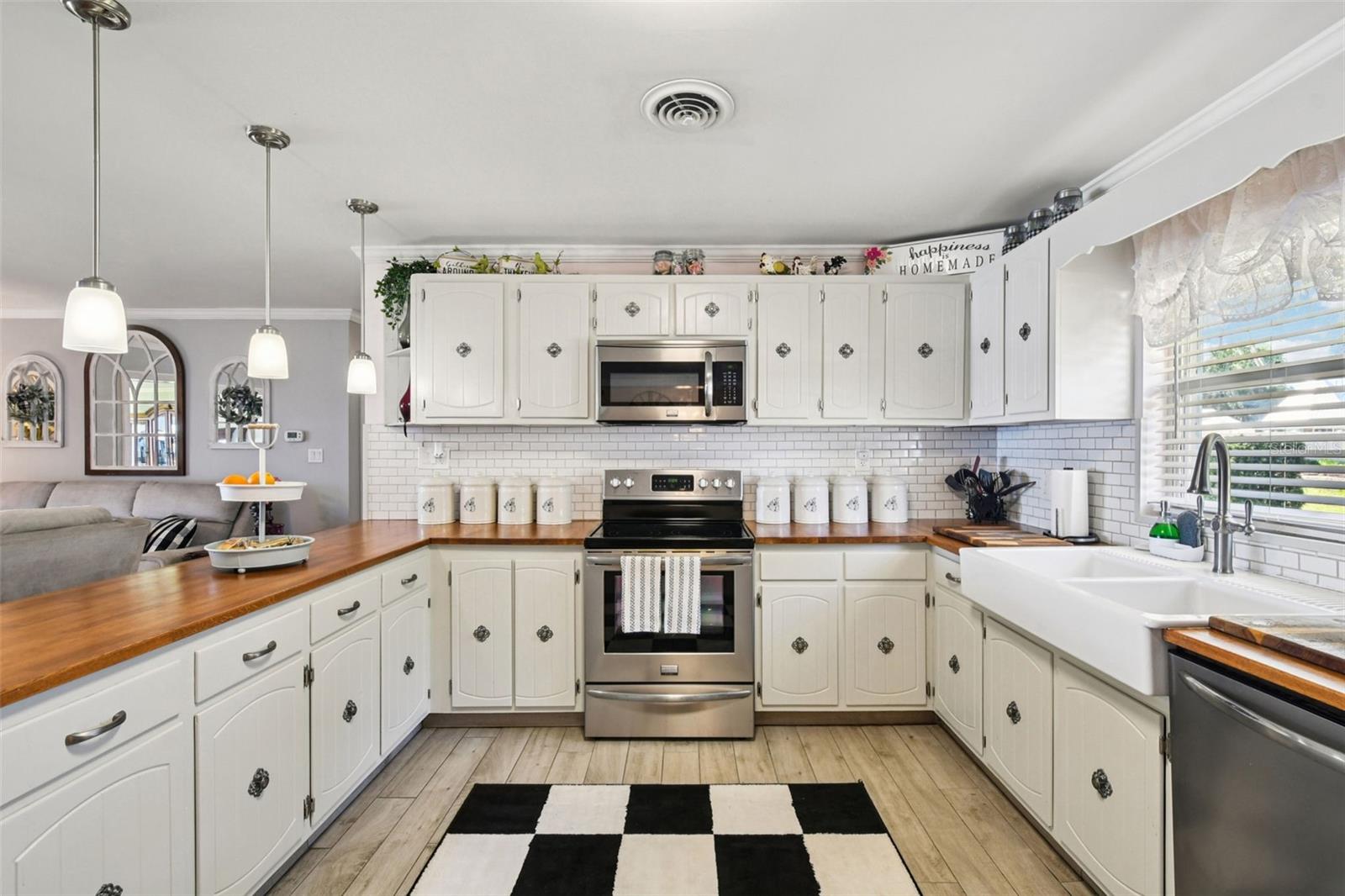 214 PARADISE LN, CRESCENT CITY, FL, 32112