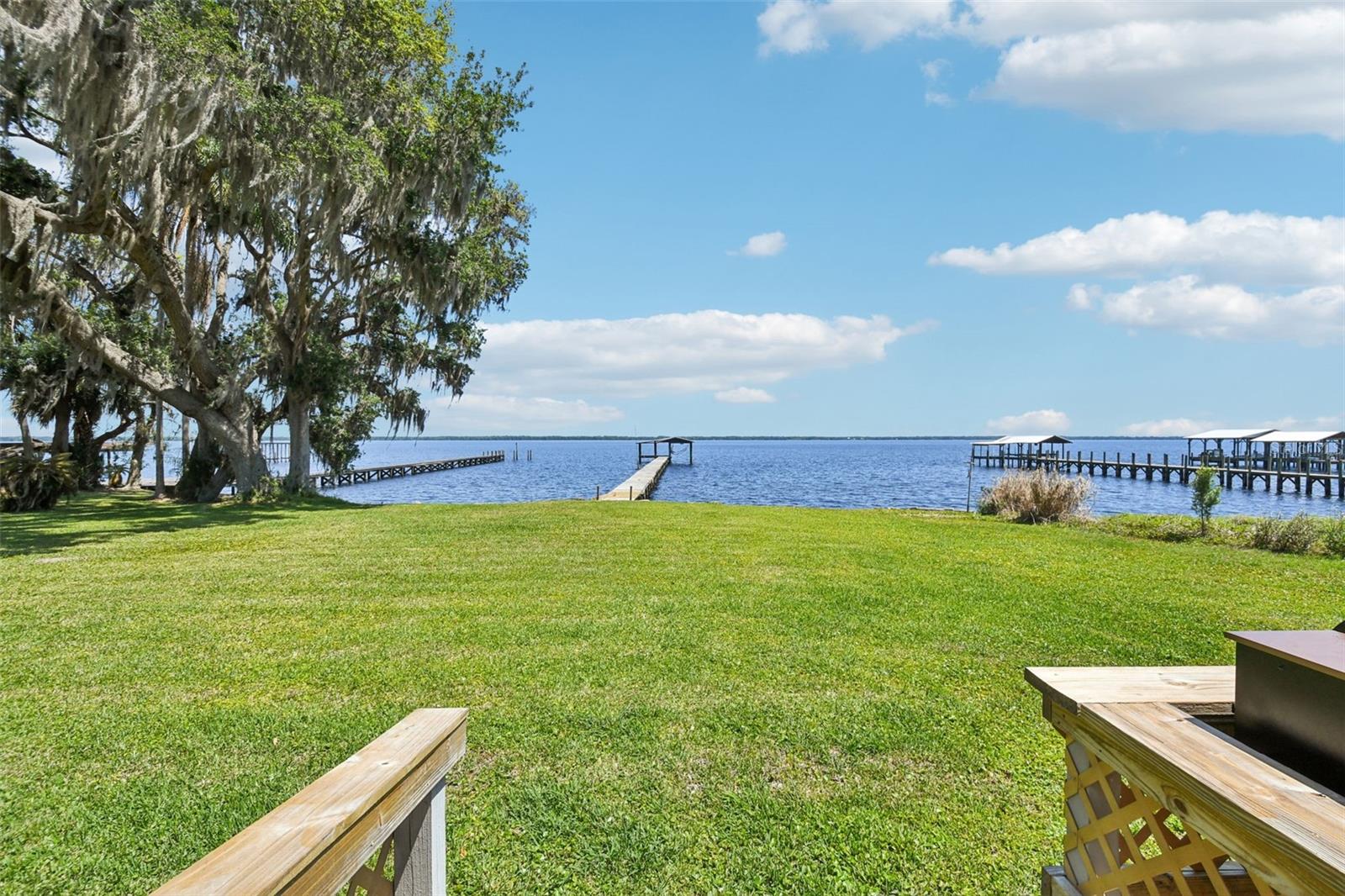 214 PARADISE LN, CRESCENT CITY, FL, 32112