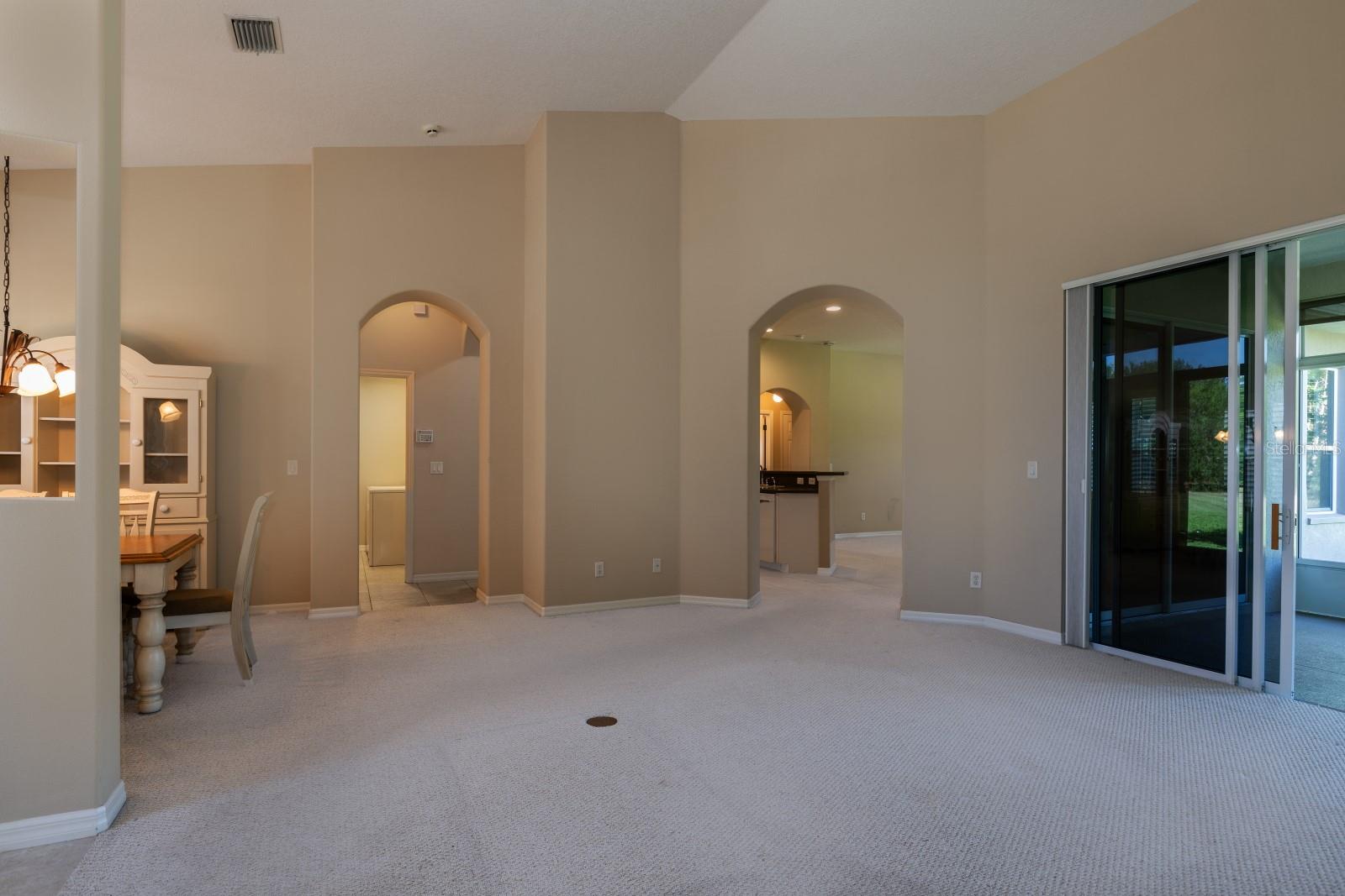 27300 PINE STRAW RD, LEESBURG, FL, 34748