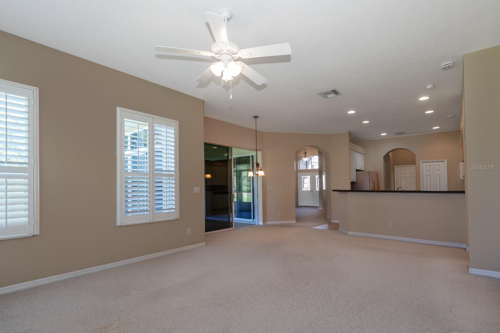 27300 PINE STRAW RD, LEESBURG, FL, 34748