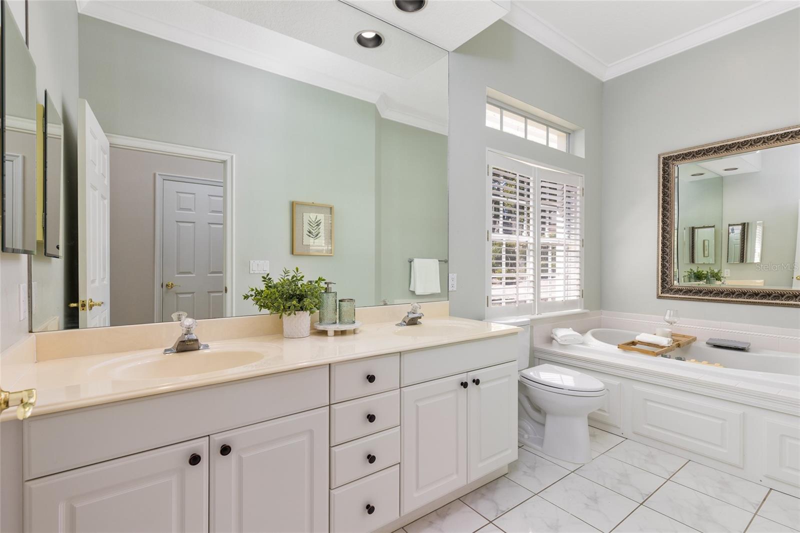 2054 SAWGRASS DR, APOPKA, FL, 32712