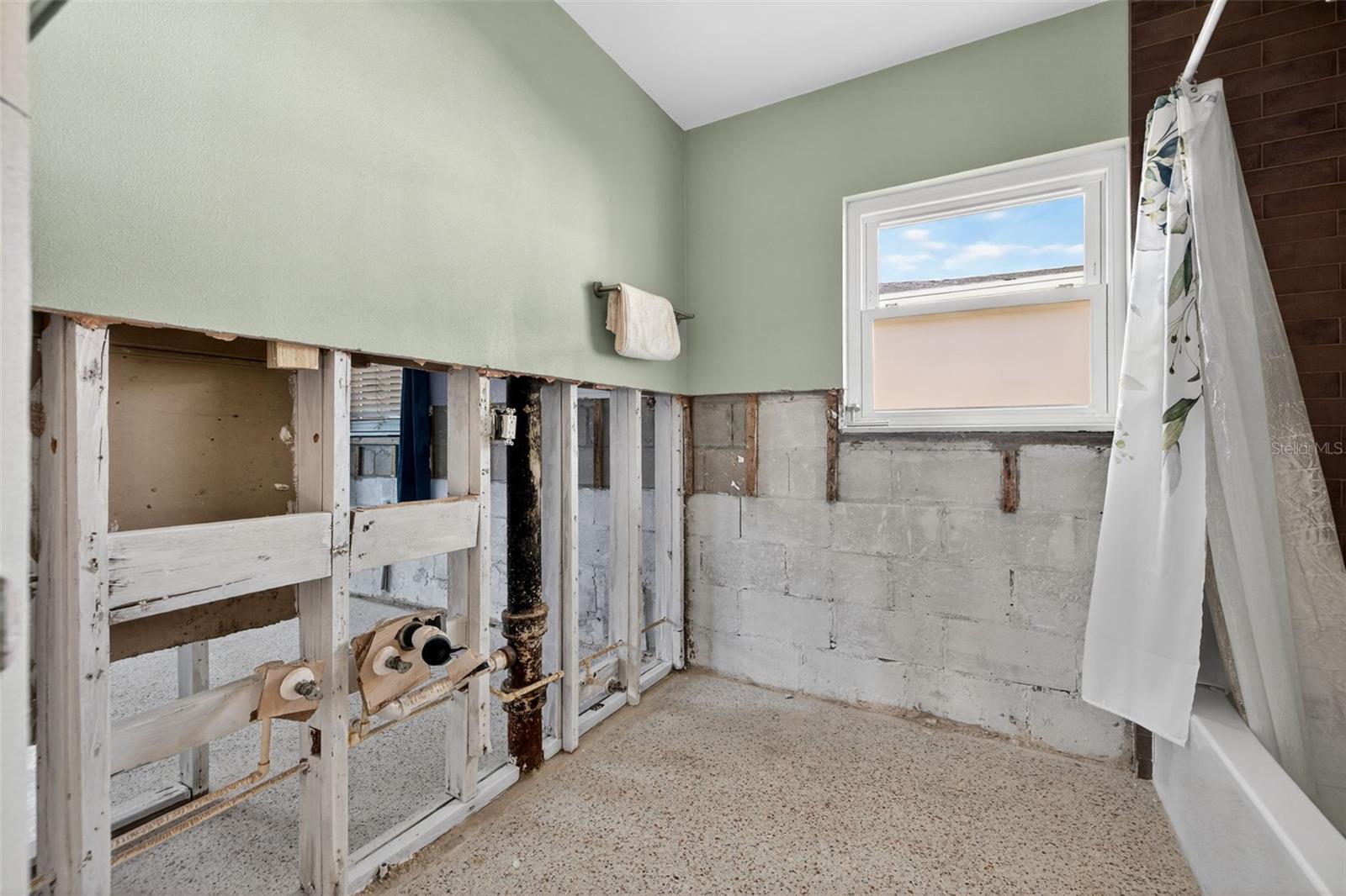 316 89TH AVE NE, ST PETERSBURG, FL, 33702