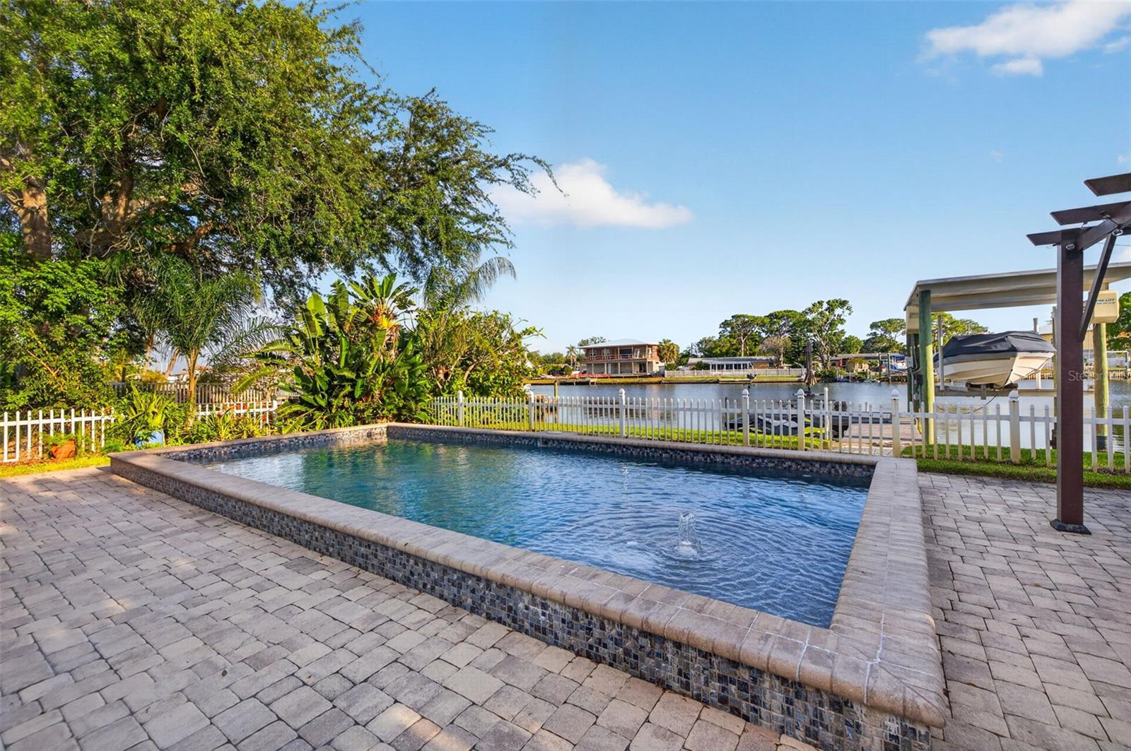 316 89TH AVE NE, ST PETERSBURG, FL, 33702