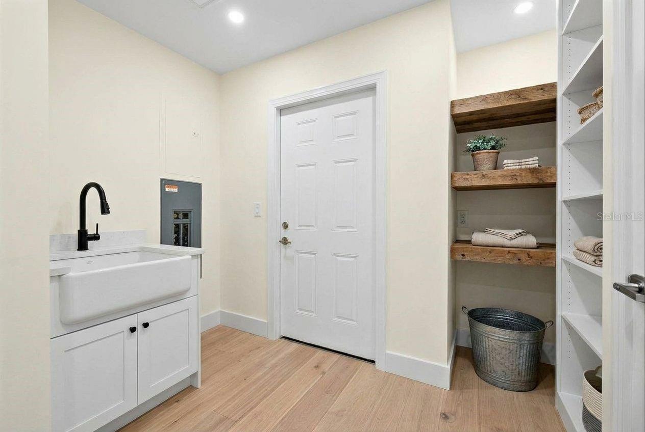 316 89TH AVE NE, ST PETERSBURG, FL, 33702