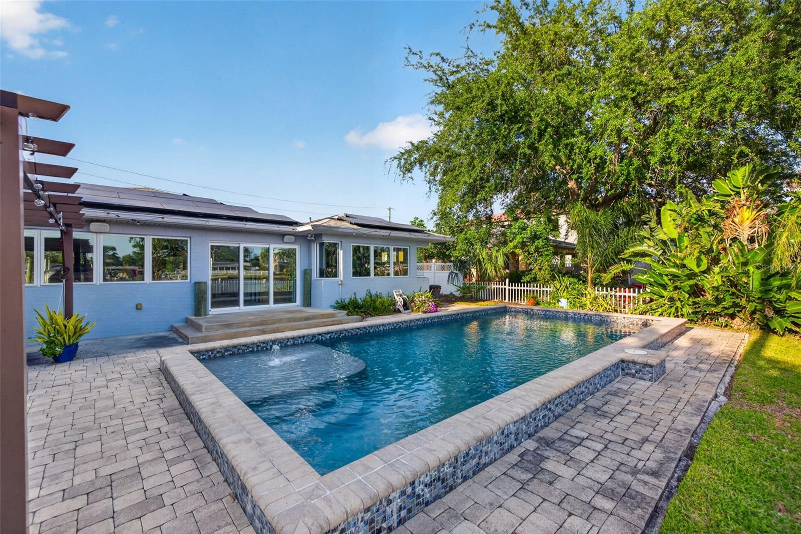 316 89TH AVE NE, ST PETERSBURG, FL, 33702