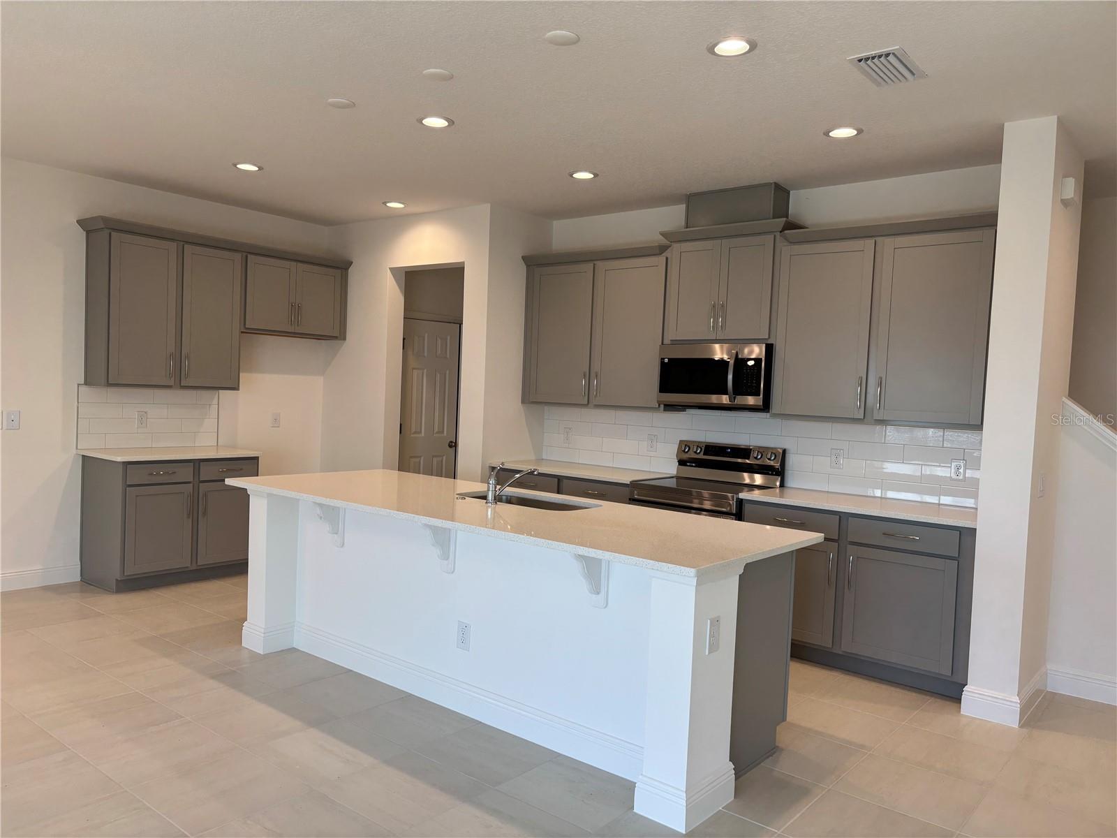 1879 CHURCH LAKE ST, GROVELAND, FL, 34736