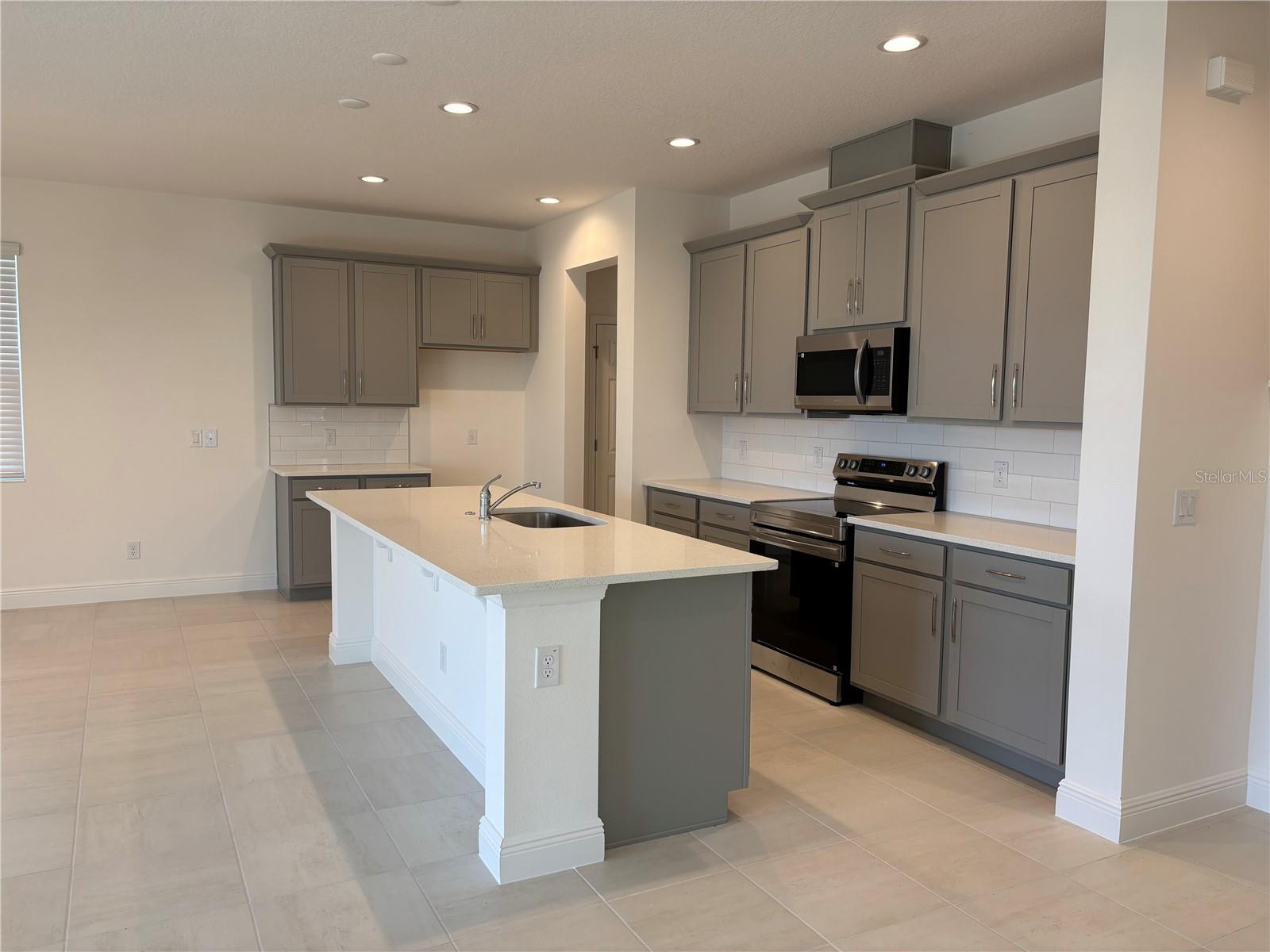 1879 CHURCH LAKE ST, GROVELAND, FL, 34736