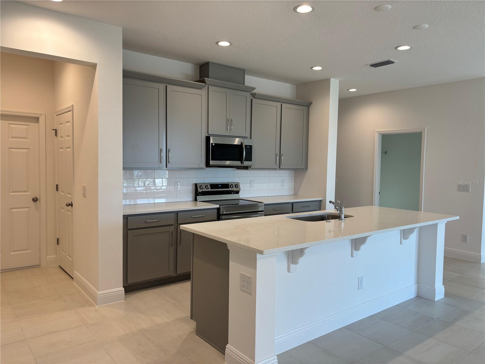 1879 CHURCH LAKE ST, GROVELAND, FL, 34736