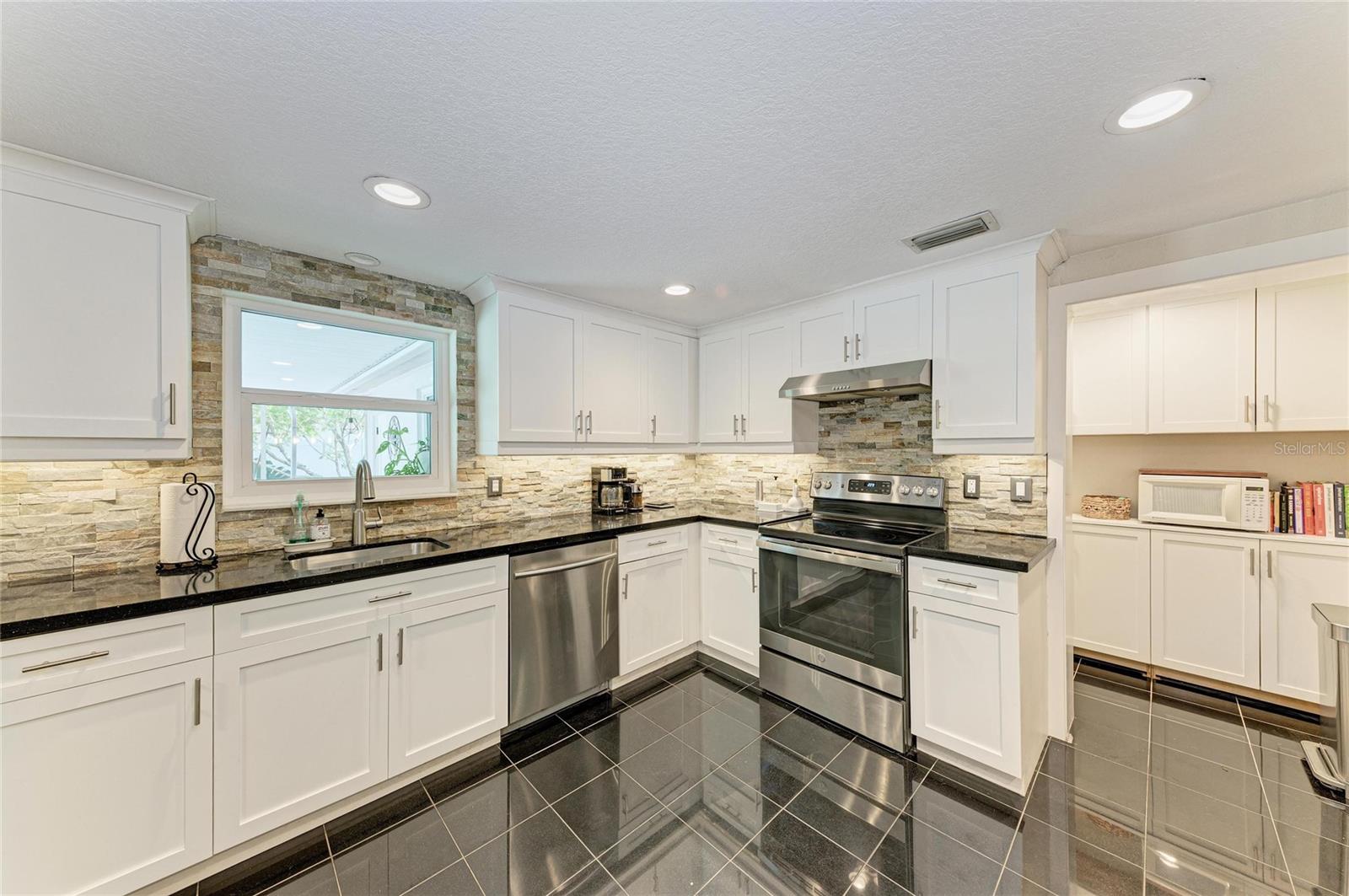 5535 25TH ST W, BRADENTON, FL, 34207