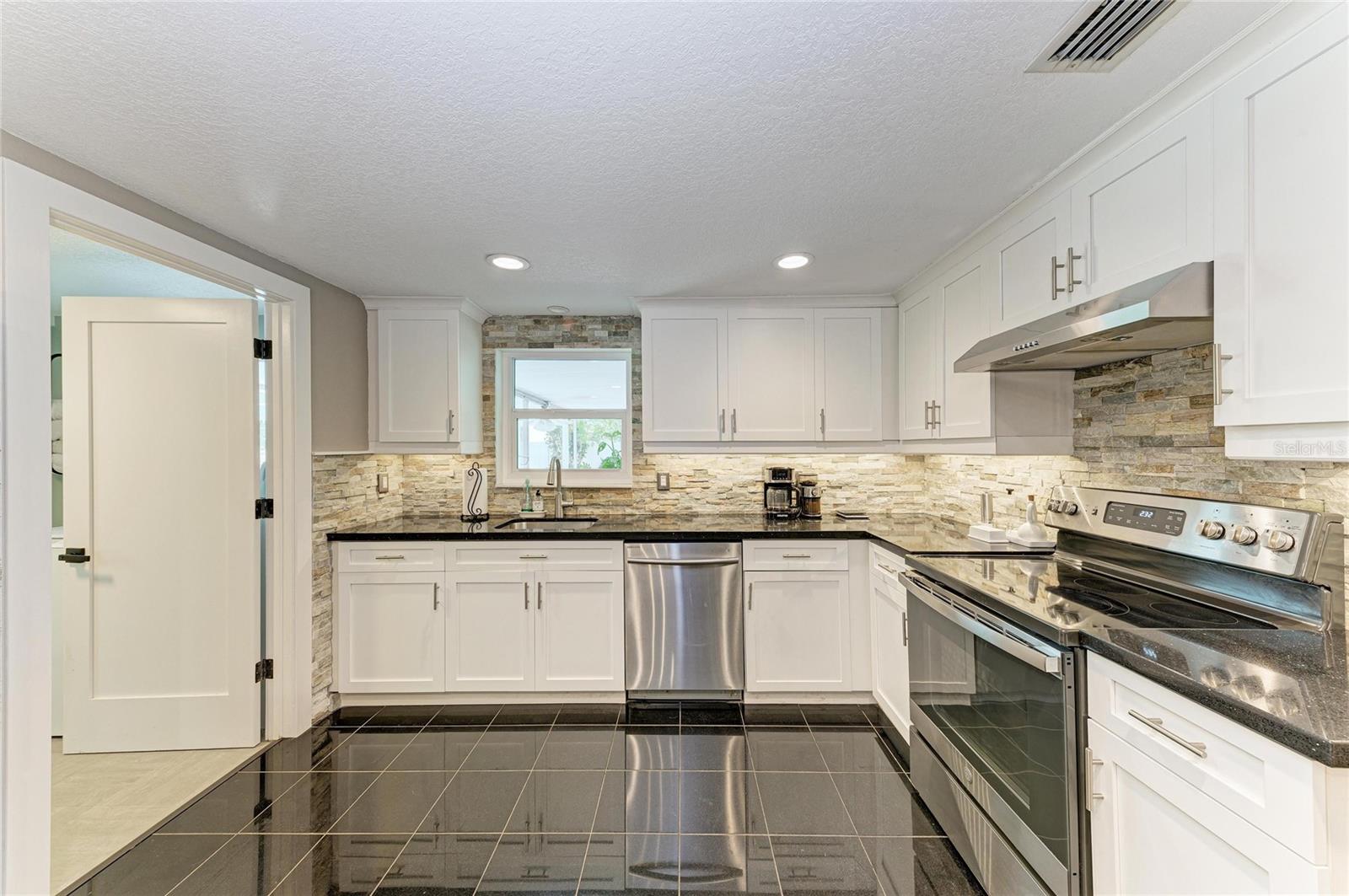 5535 25TH ST W, BRADENTON, FL, 34207