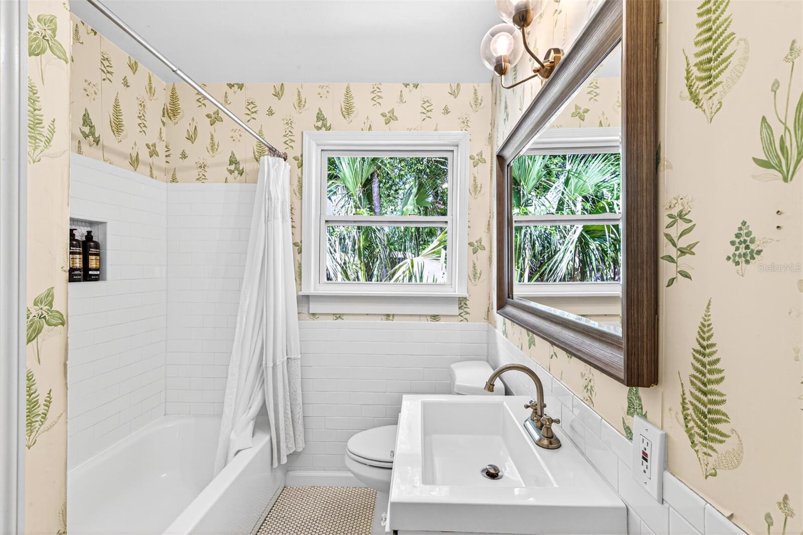 1006 NE 12TH AVE, GAINESVILLE, FL, 32601