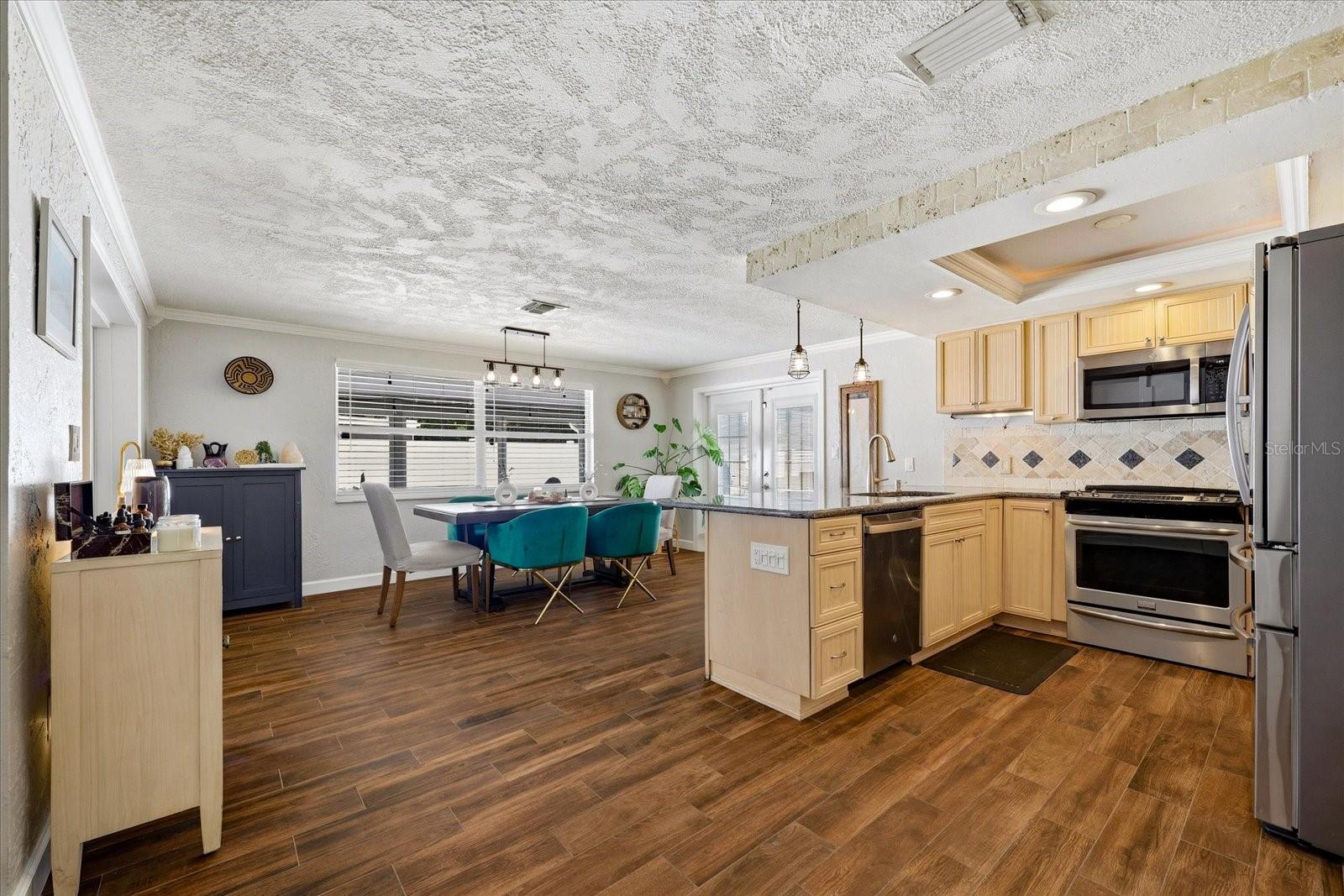 5700 HARDING BLVD NE, ST PETERSBURG, FL, 33703