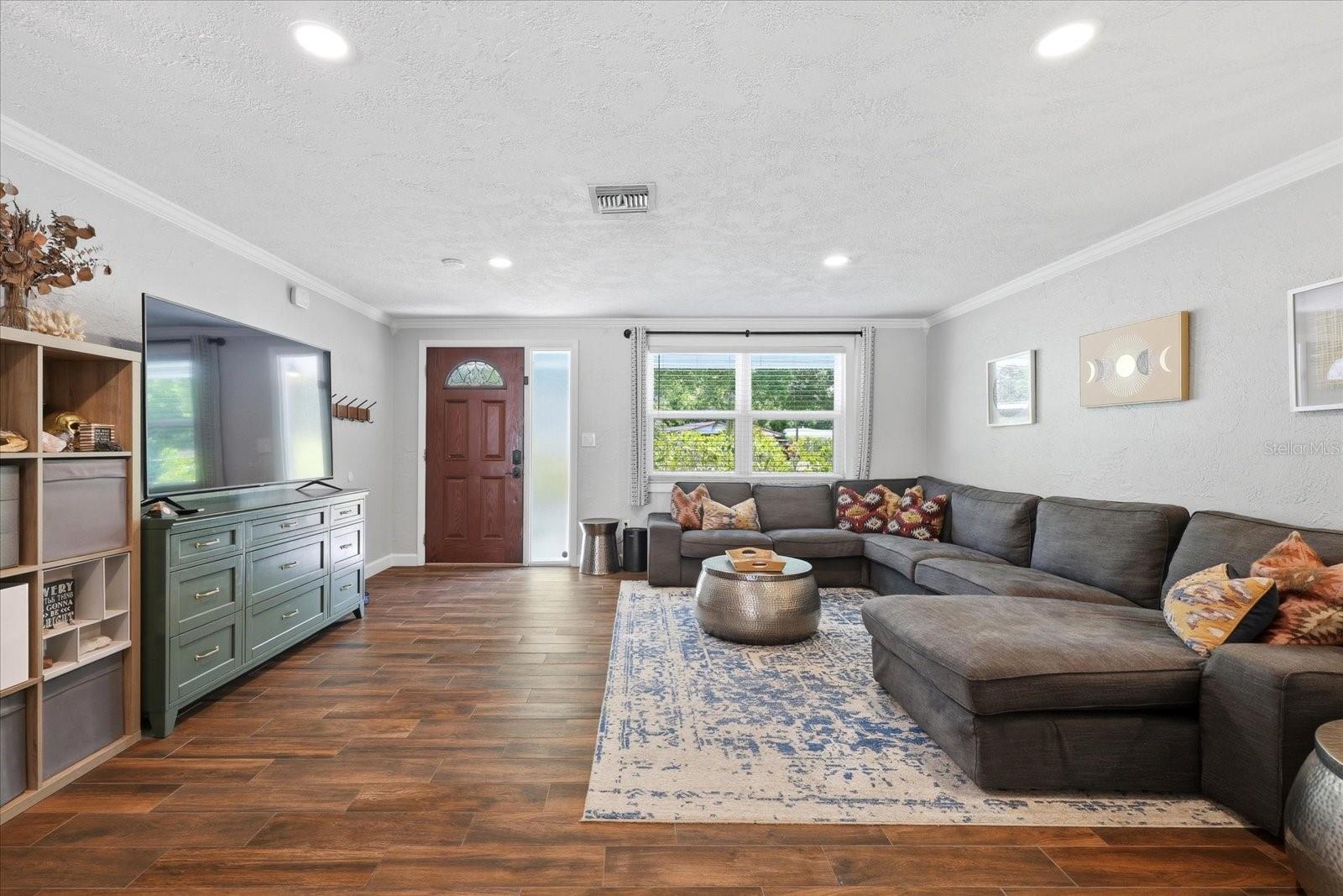 5700 HARDING BLVD NE, ST PETERSBURG, FL, 33703