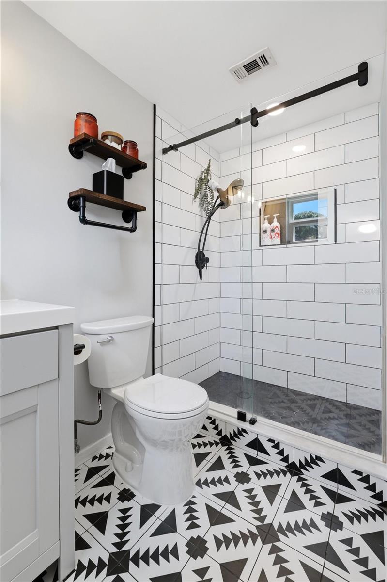 5700 HARDING BLVD NE, ST PETERSBURG, FL, 33703