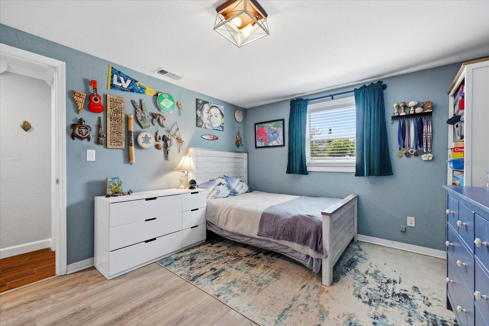 5700 HARDING BLVD NE, ST PETERSBURG, FL, 33703