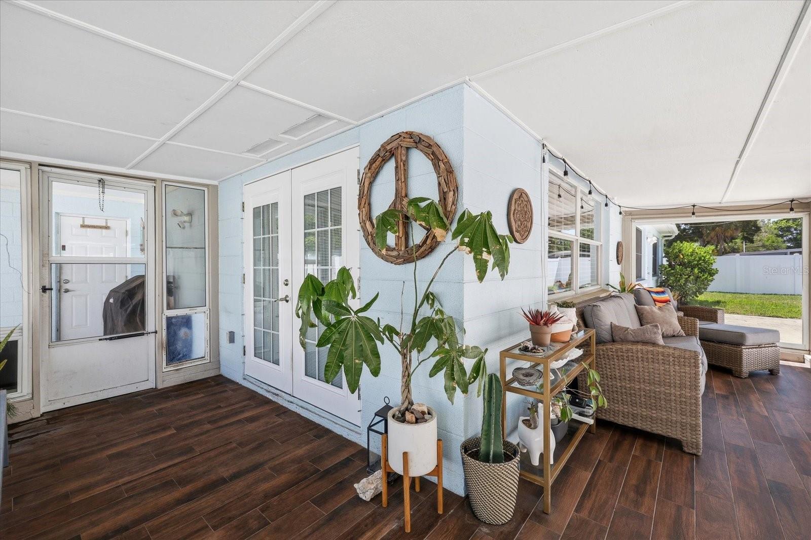 5700 HARDING BLVD NE, ST PETERSBURG, FL, 33703