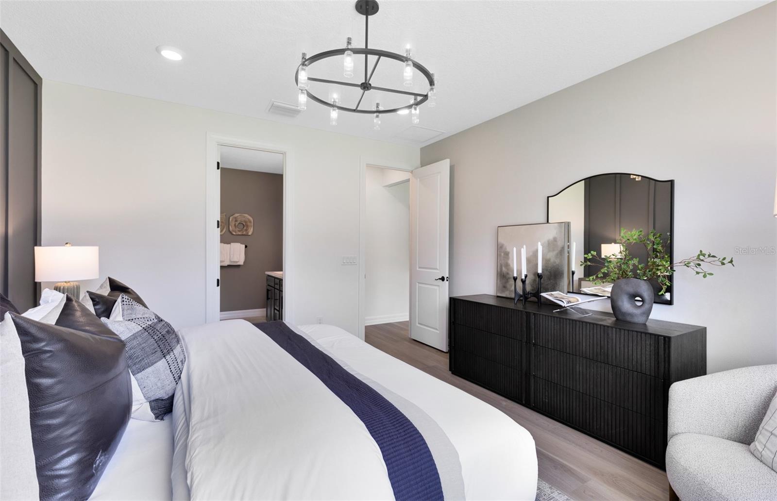 9927 LEAFY OAK STREET, ORLANDO, FL, 32829