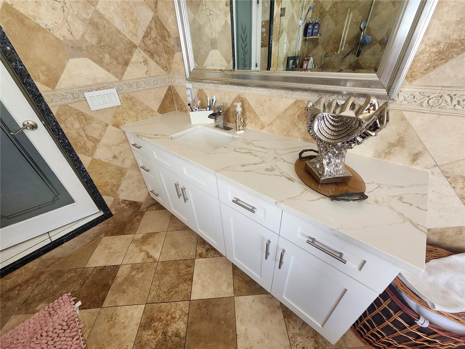 7023 FOUNTAIN AVE, TAMPA, FL, 33634