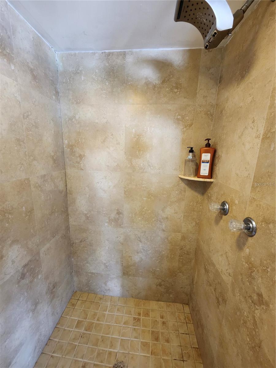 7023 FOUNTAIN AVE, TAMPA, FL, 33634