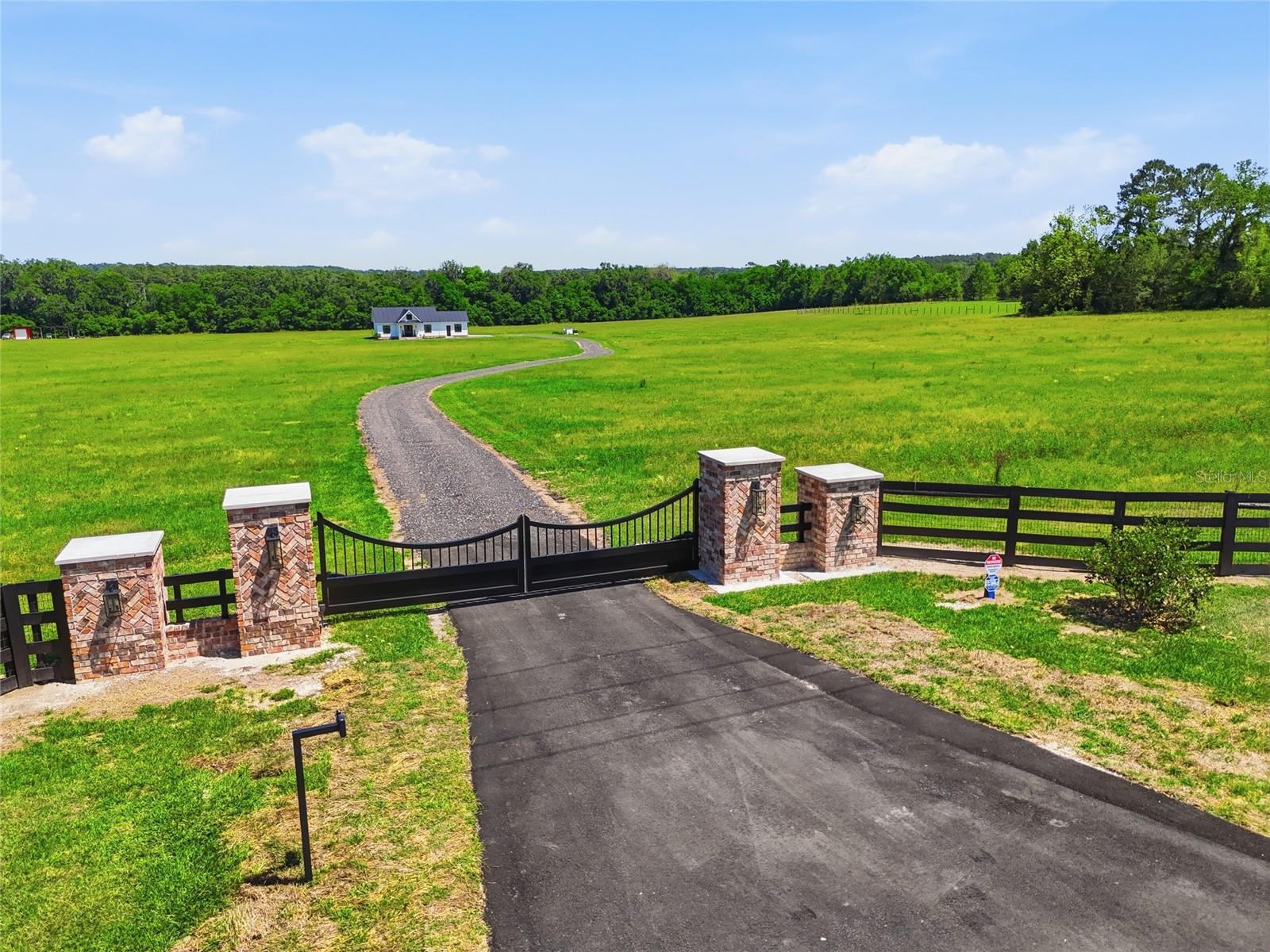 18605 NW COUNTY ROAD 235A, ALACHUA, FL, 32615