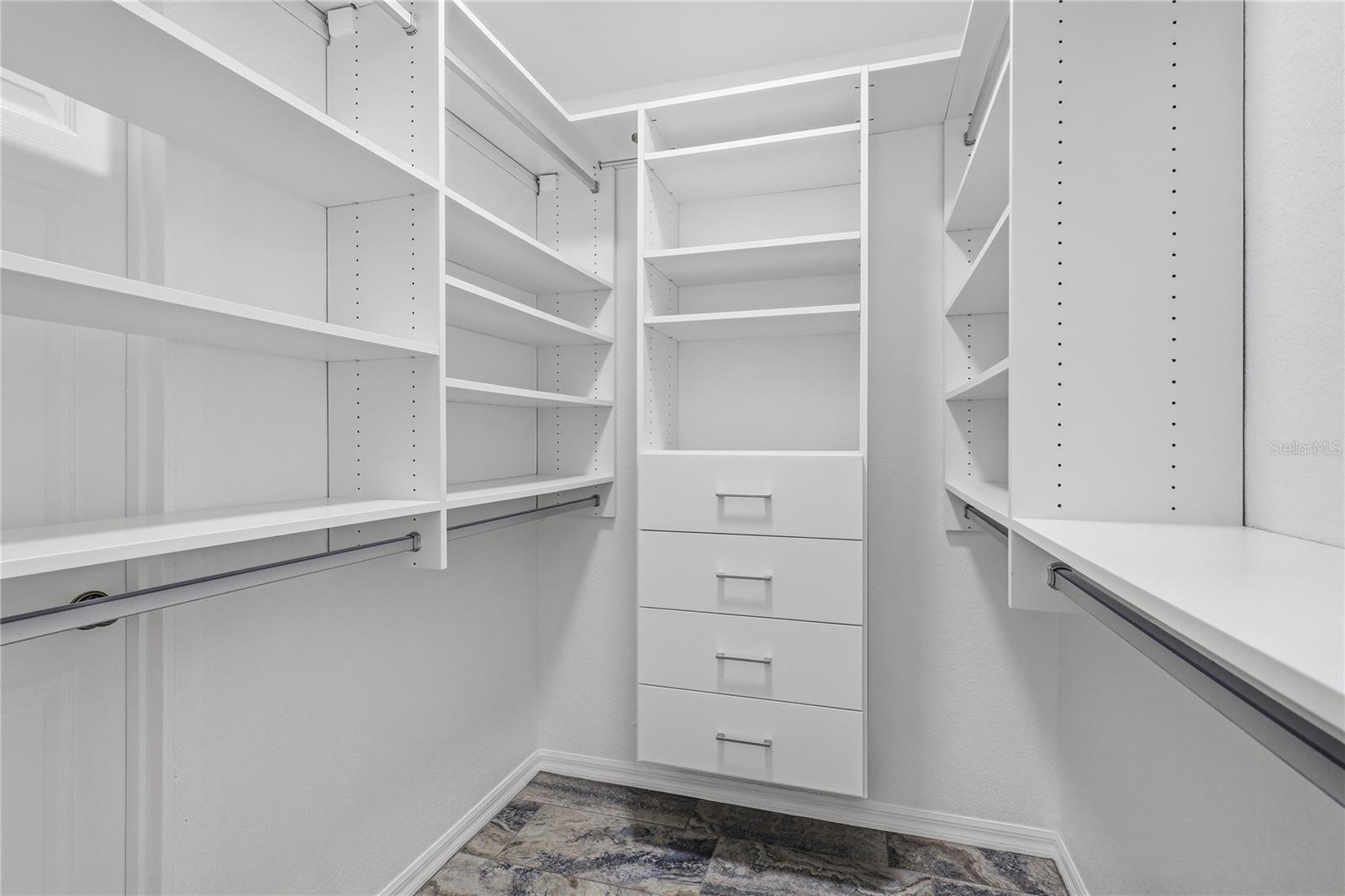 3242 VILLAGE LN, PORT CHARLOTTE, FL, 33953