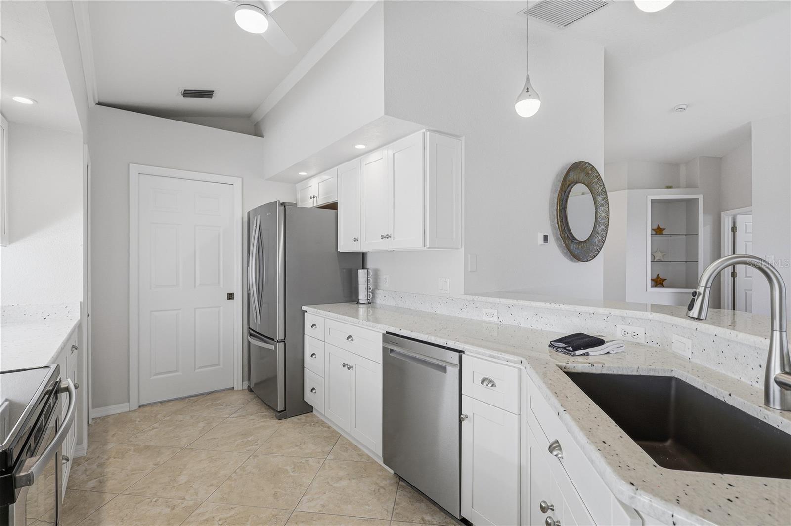 3242 VILLAGE LN, PORT CHARLOTTE, FL, 33953