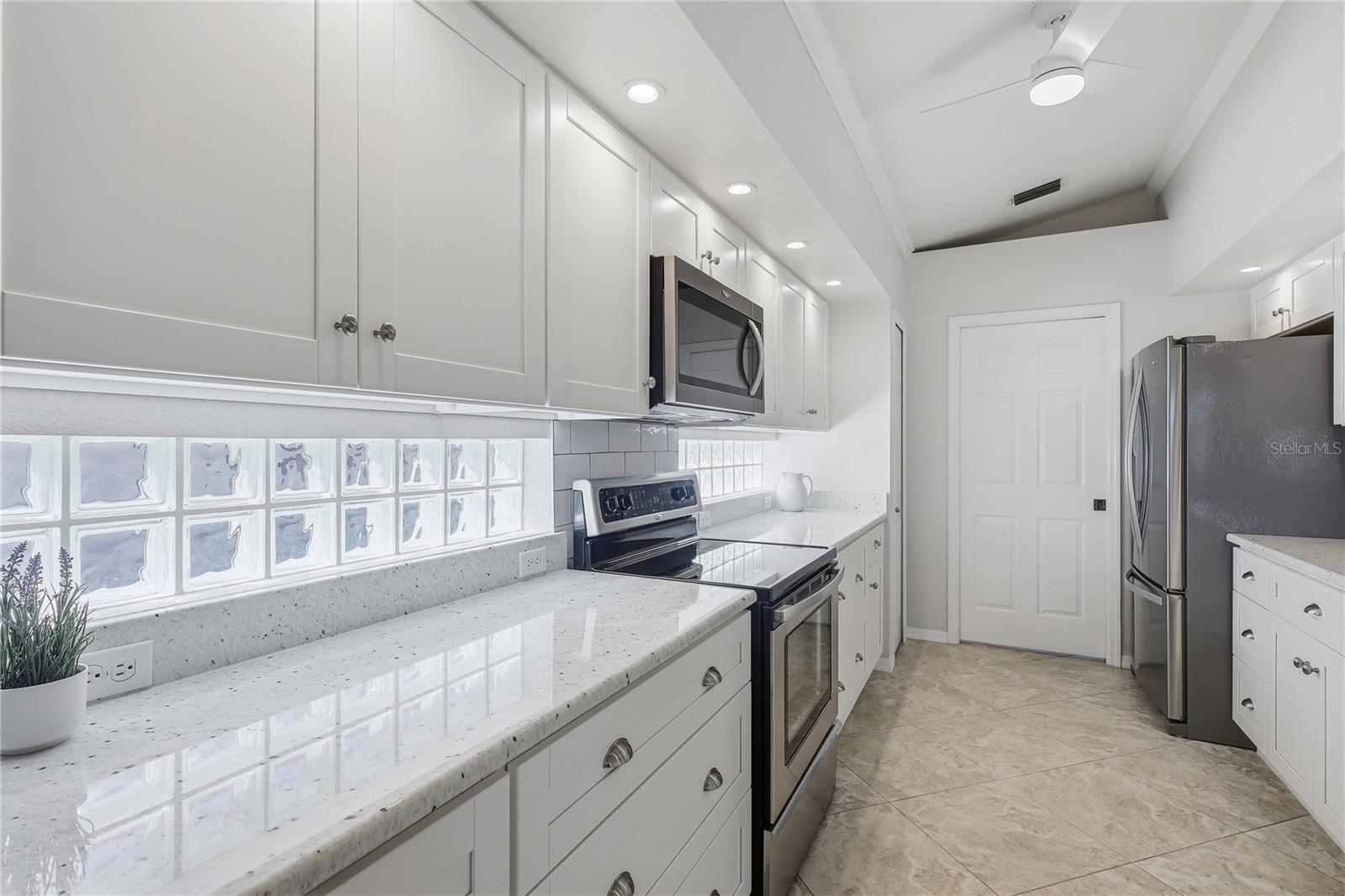 3242 VILLAGE LN, PORT CHARLOTTE, FL, 33953