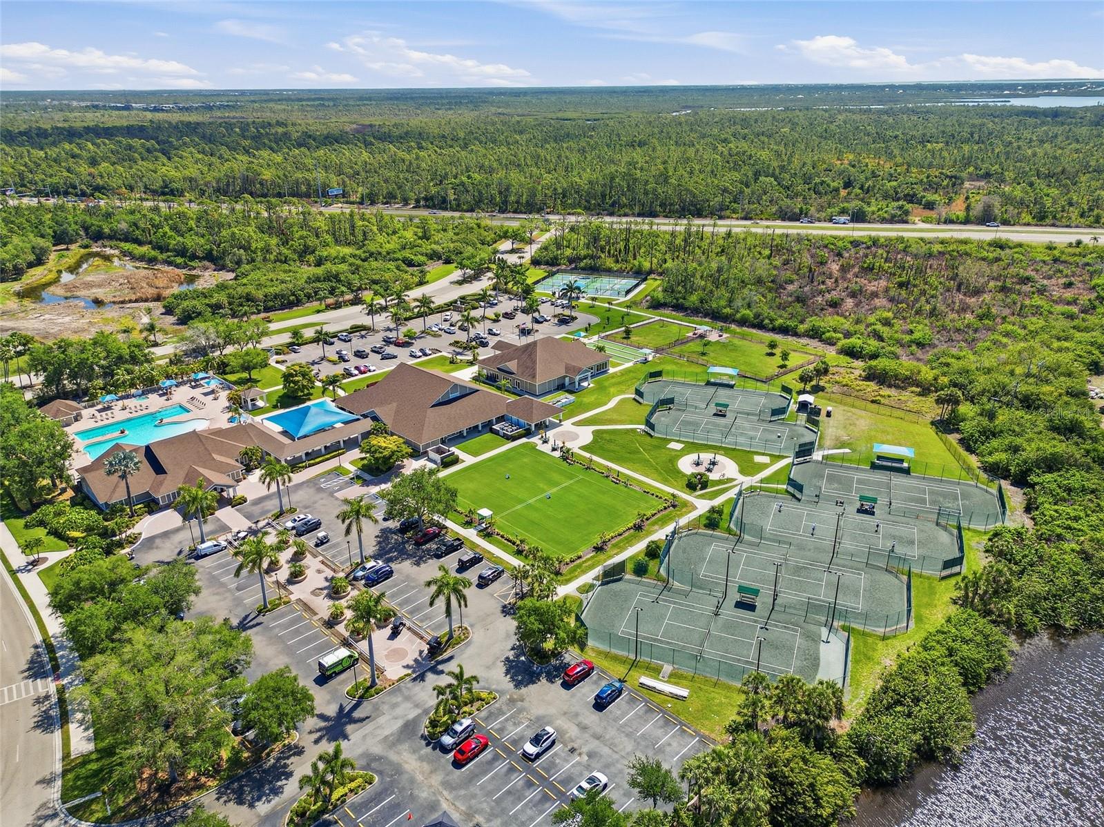 3242 VILLAGE LN, PORT CHARLOTTE, FL, 33953