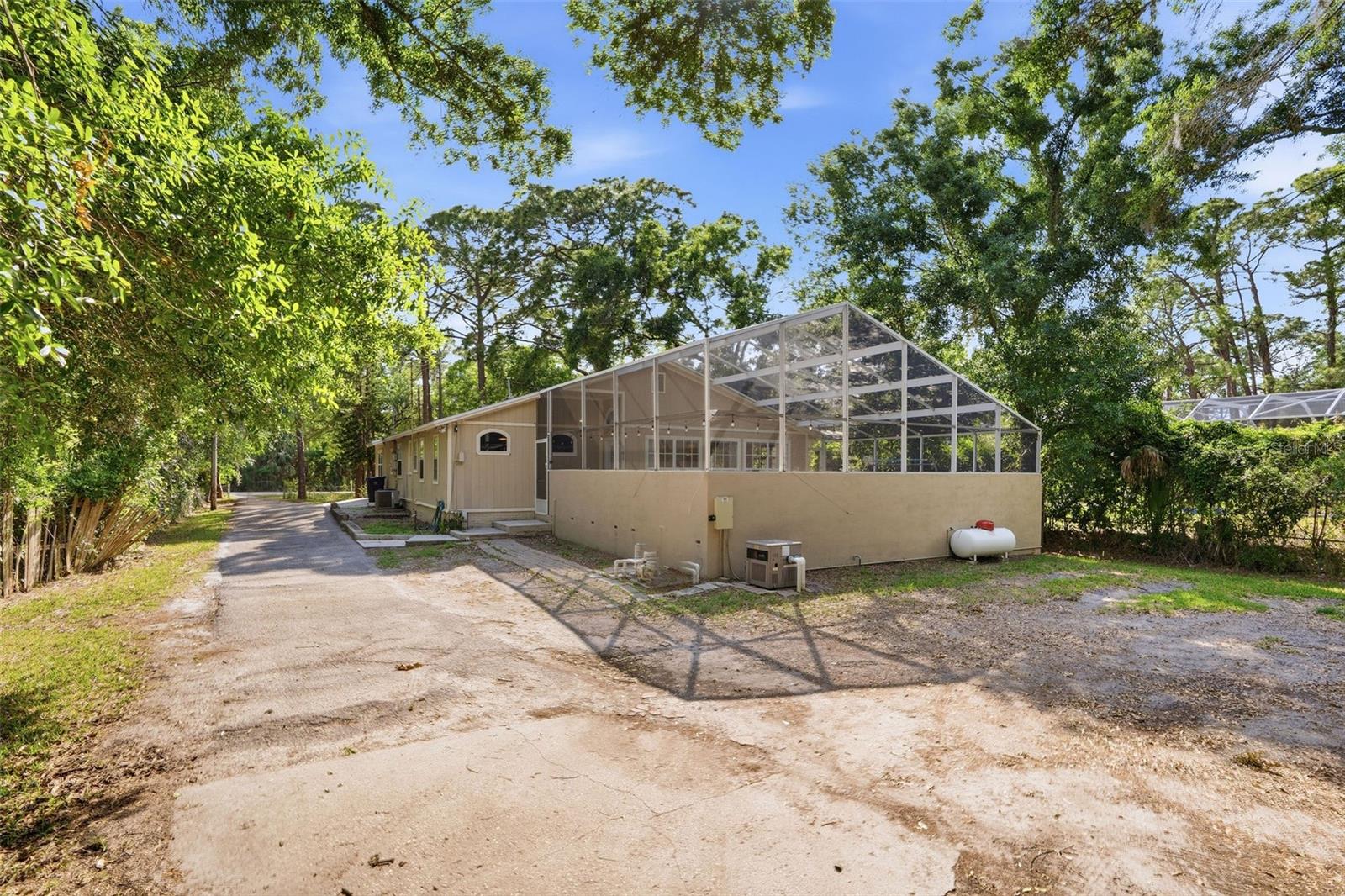 12301 MEMORIAL HWY, TAMPA, FL, 33635