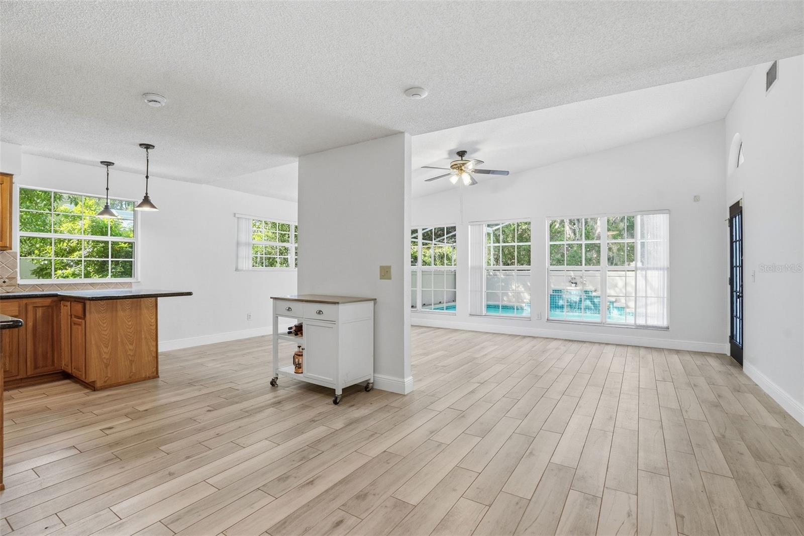 12301 MEMORIAL HWY, TAMPA, FL, 33635