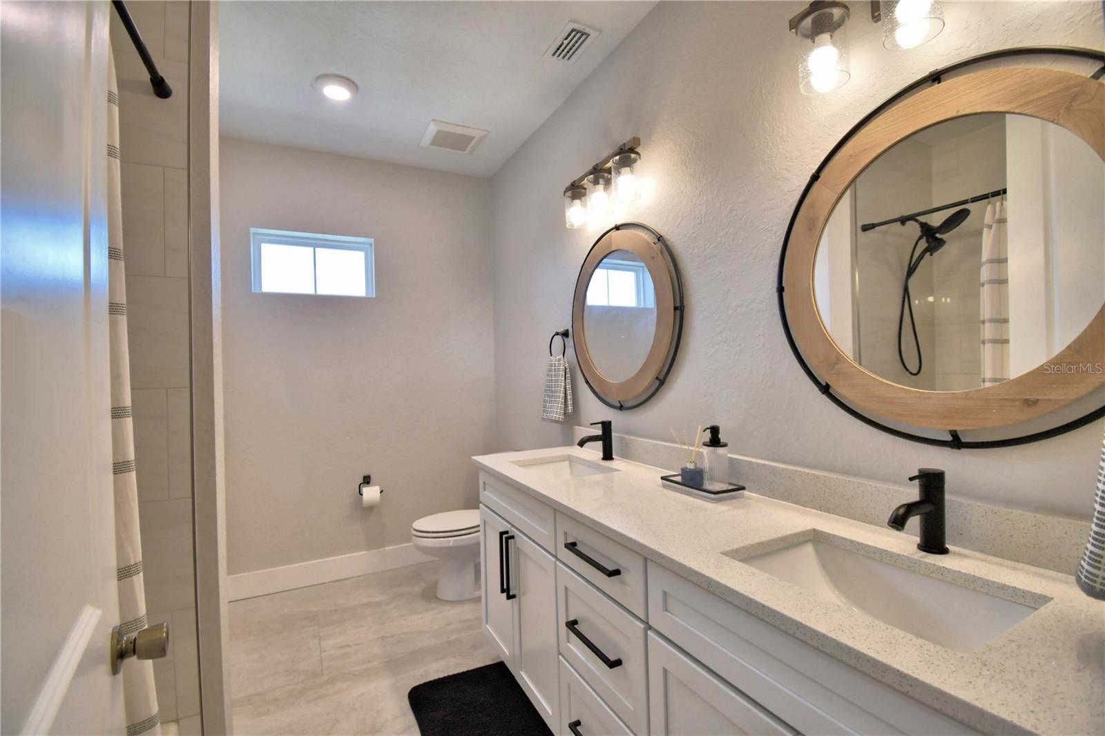 203 SPRING AZURE DR, LAKE ALFRED, FL, 33850