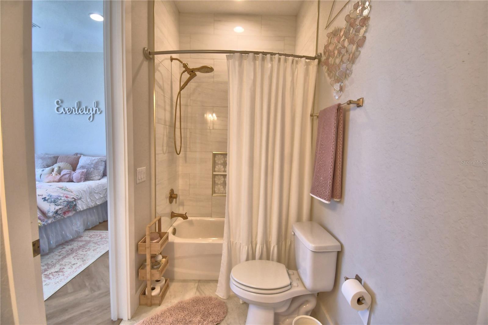 203 SPRING AZURE DR, LAKE ALFRED, FL, 33850