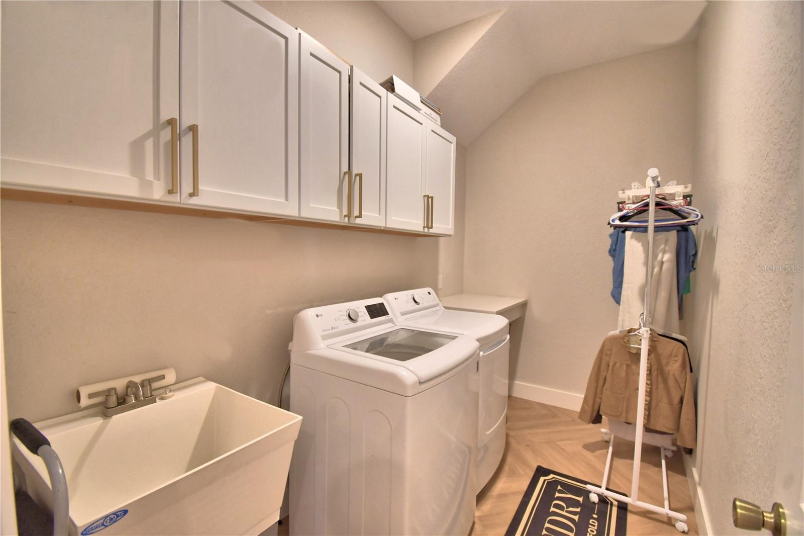 203 SPRING AZURE DR, LAKE ALFRED, FL, 33850