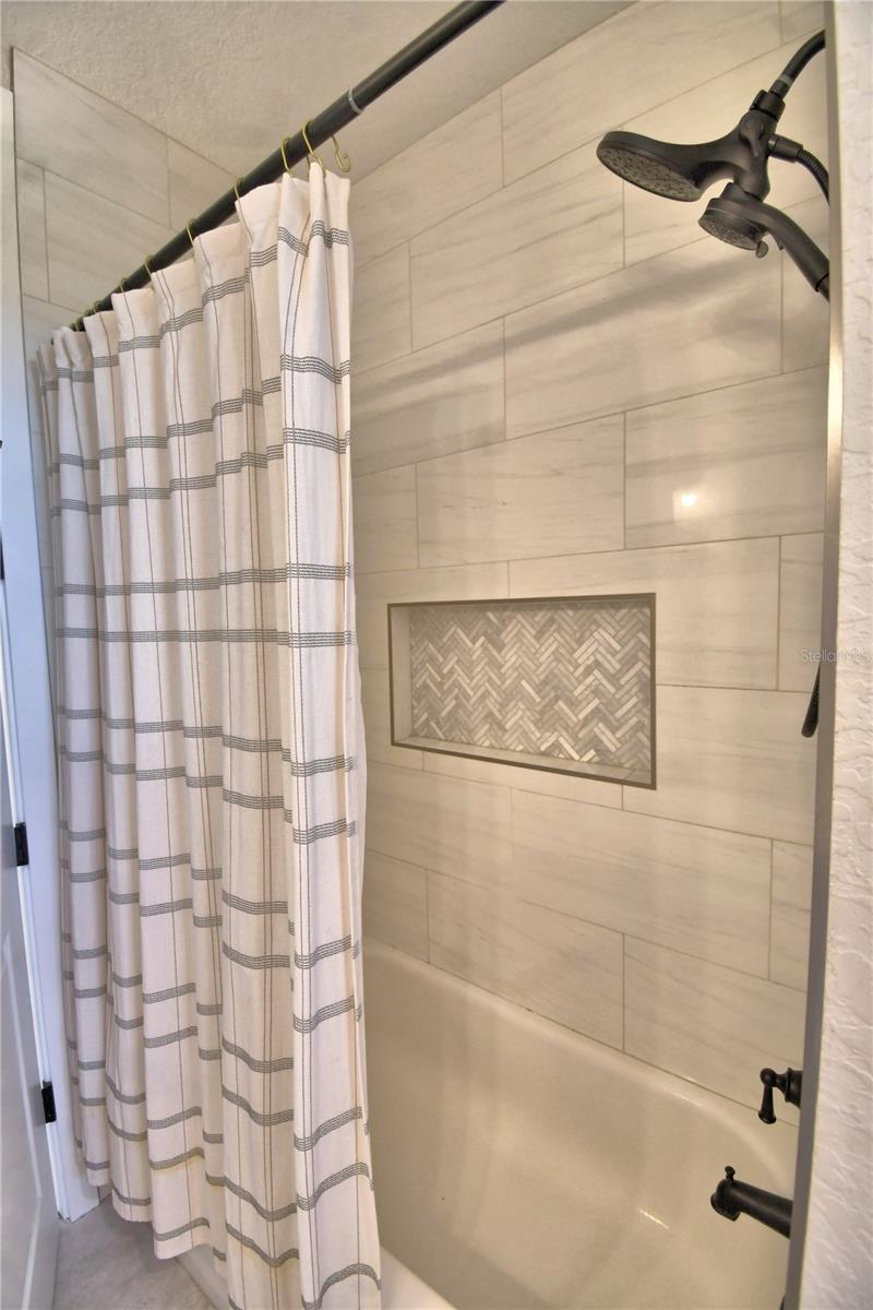 203 SPRING AZURE DR, LAKE ALFRED, FL, 33850