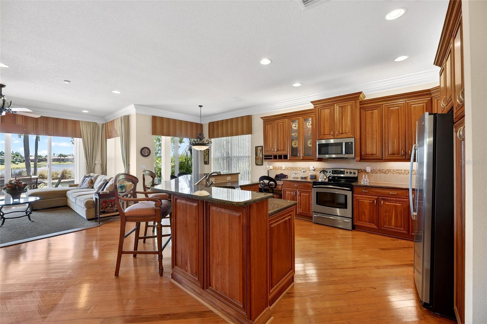 4922 SAPPHIRE SOUND DR, WIMAUMA, FL, 33598