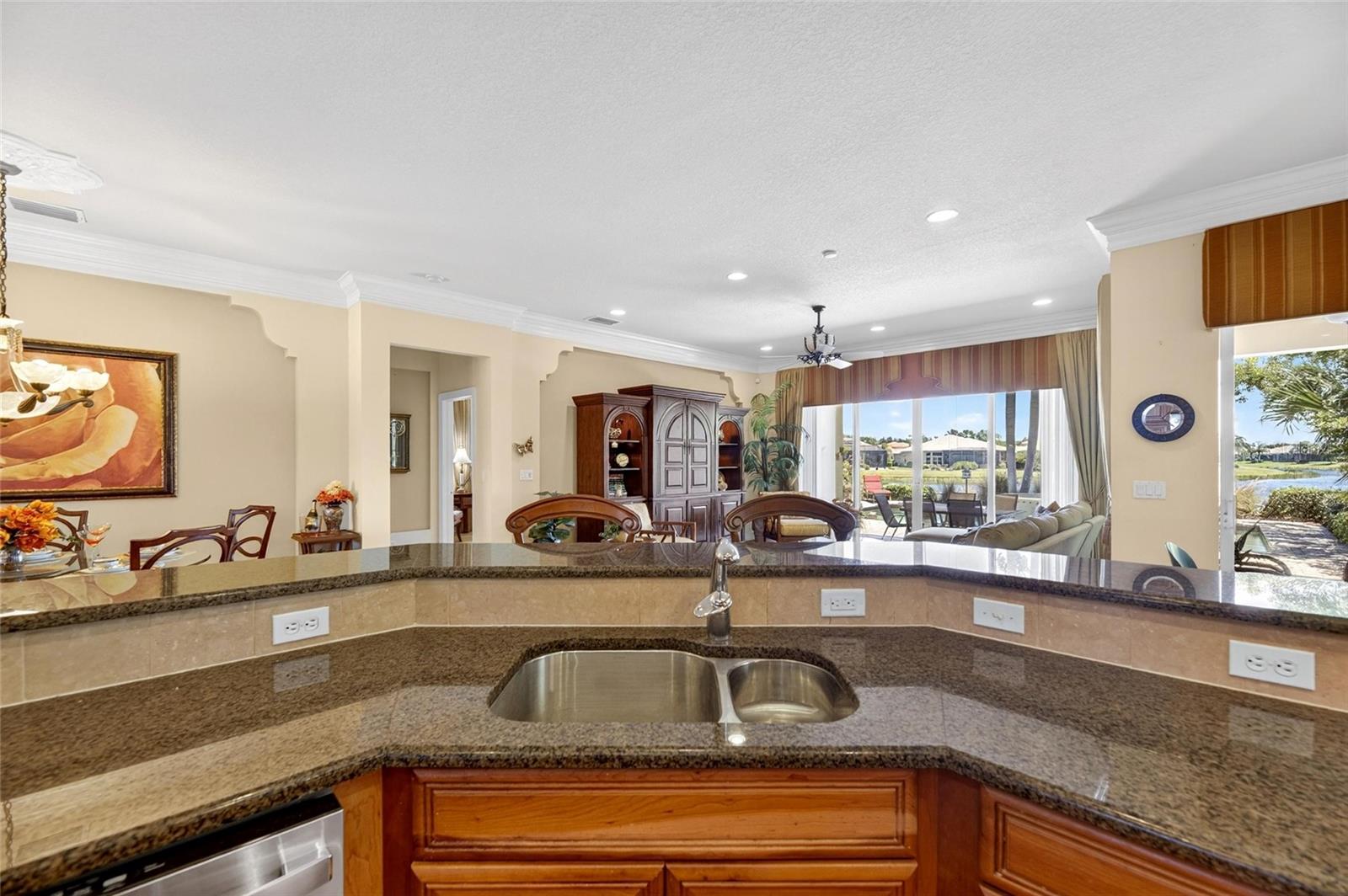 4922 SAPPHIRE SOUND DR, WIMAUMA, FL, 33598